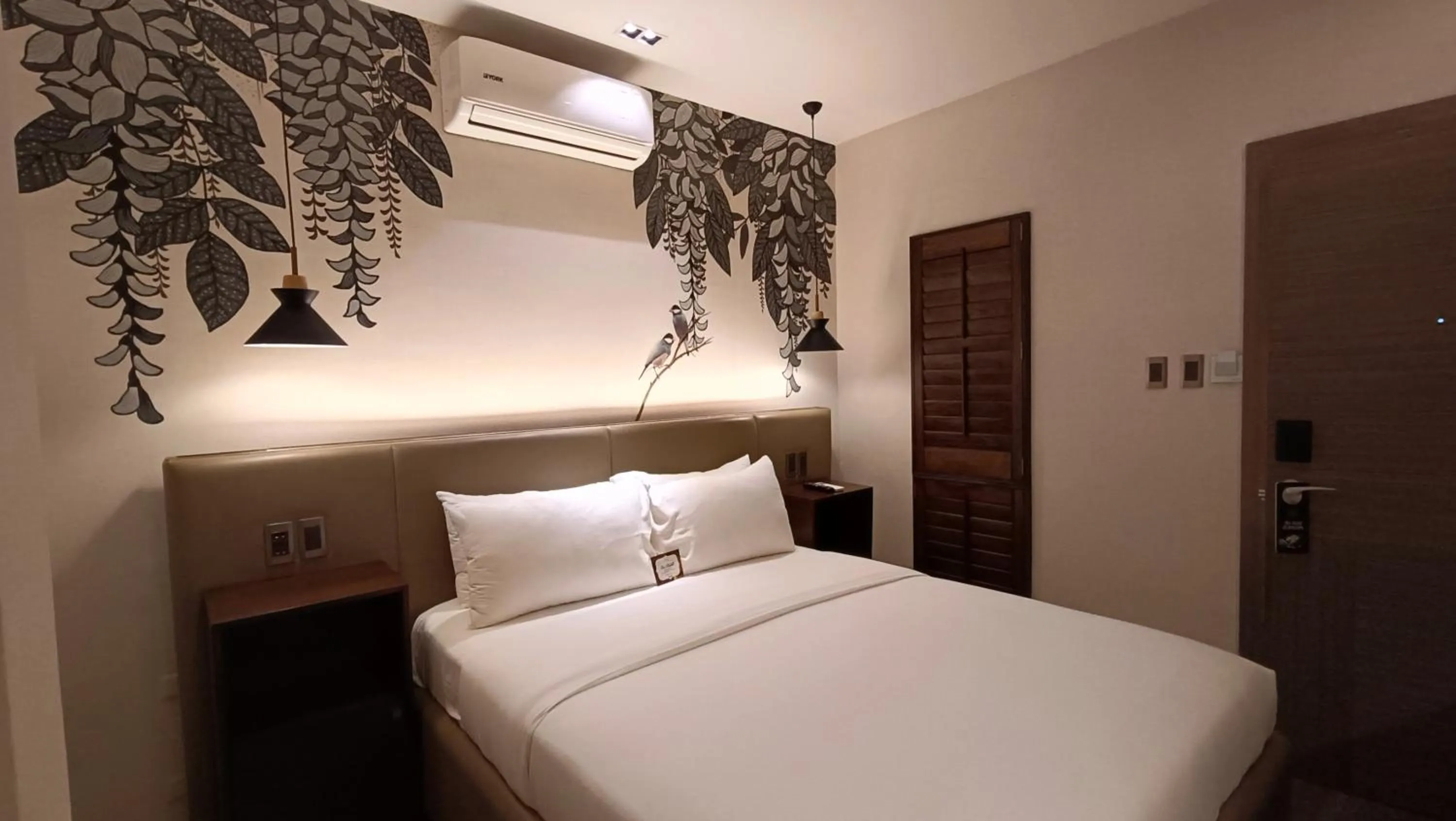 Bed in The Henry Hotel Roost Bacolod