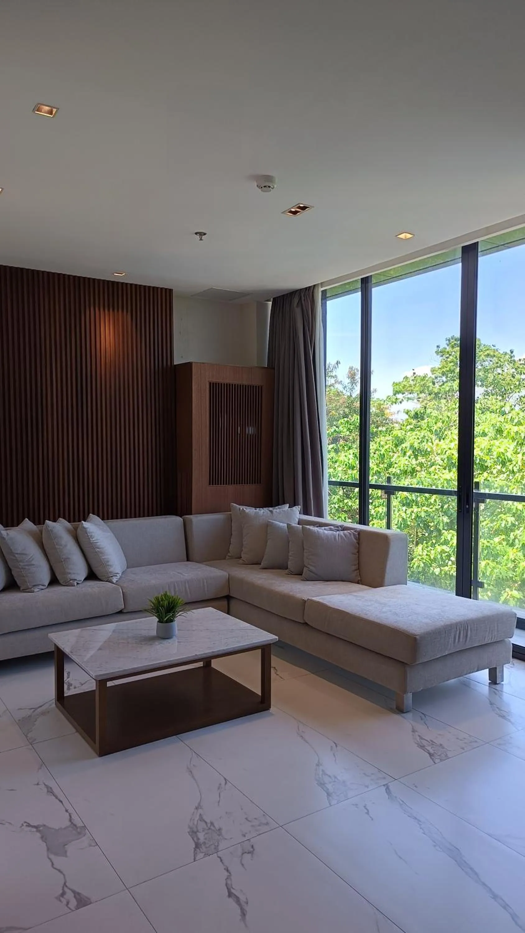 The Henry Hotel Roost Bacolod