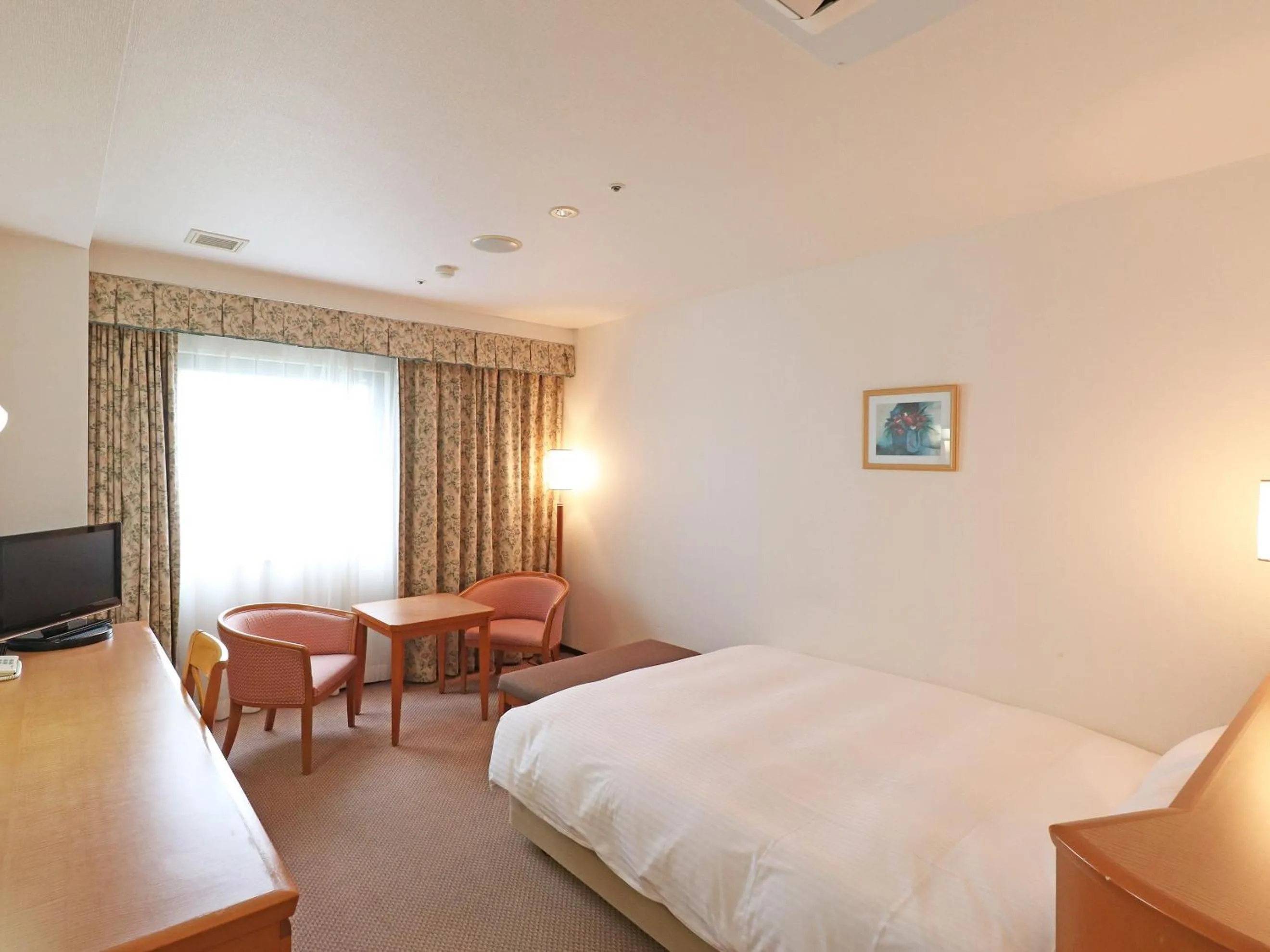 Bedroom, Bed in Chisun Inn Yokohama Tsuzuki