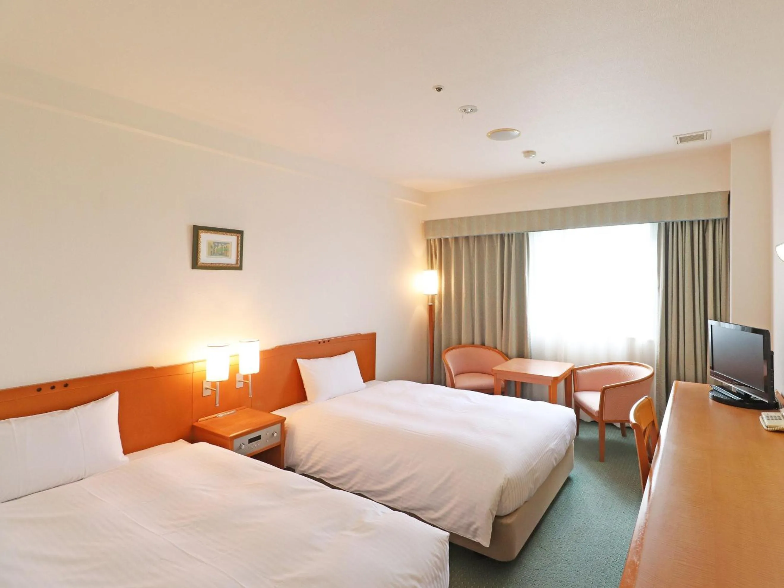 Bedroom, Bed in Chisun Inn Yokohama Tsuzuki