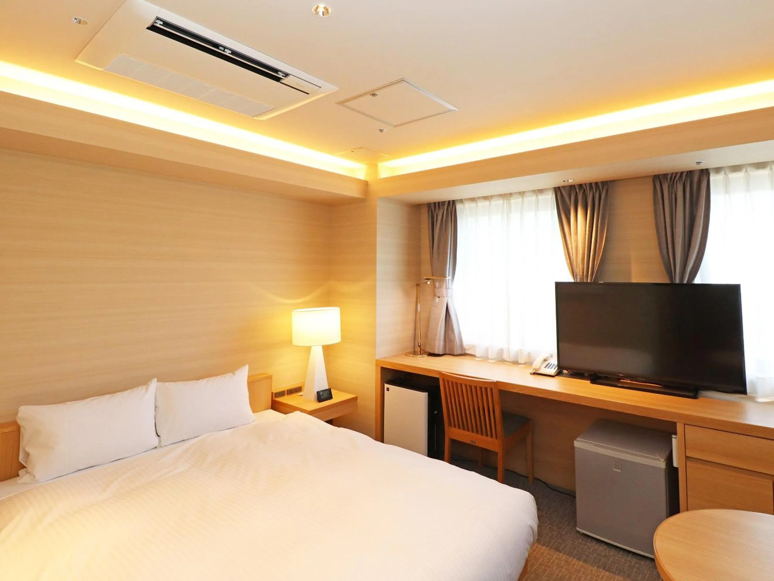 Bedroom, Bed in Chisun Inn Yokohama Tsuzuki