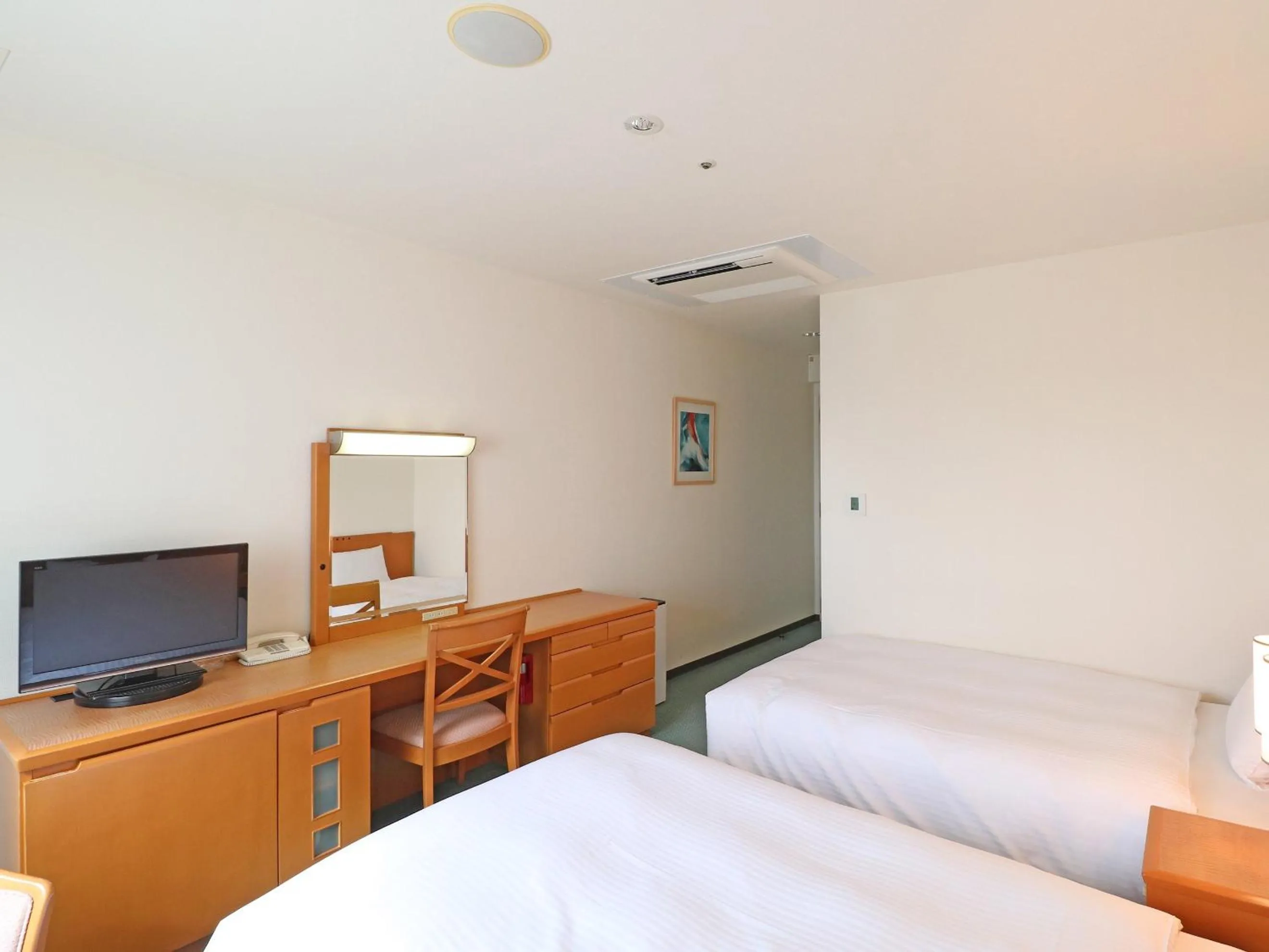 Bedroom, Bed in Chisun Inn Yokohama Tsuzuki