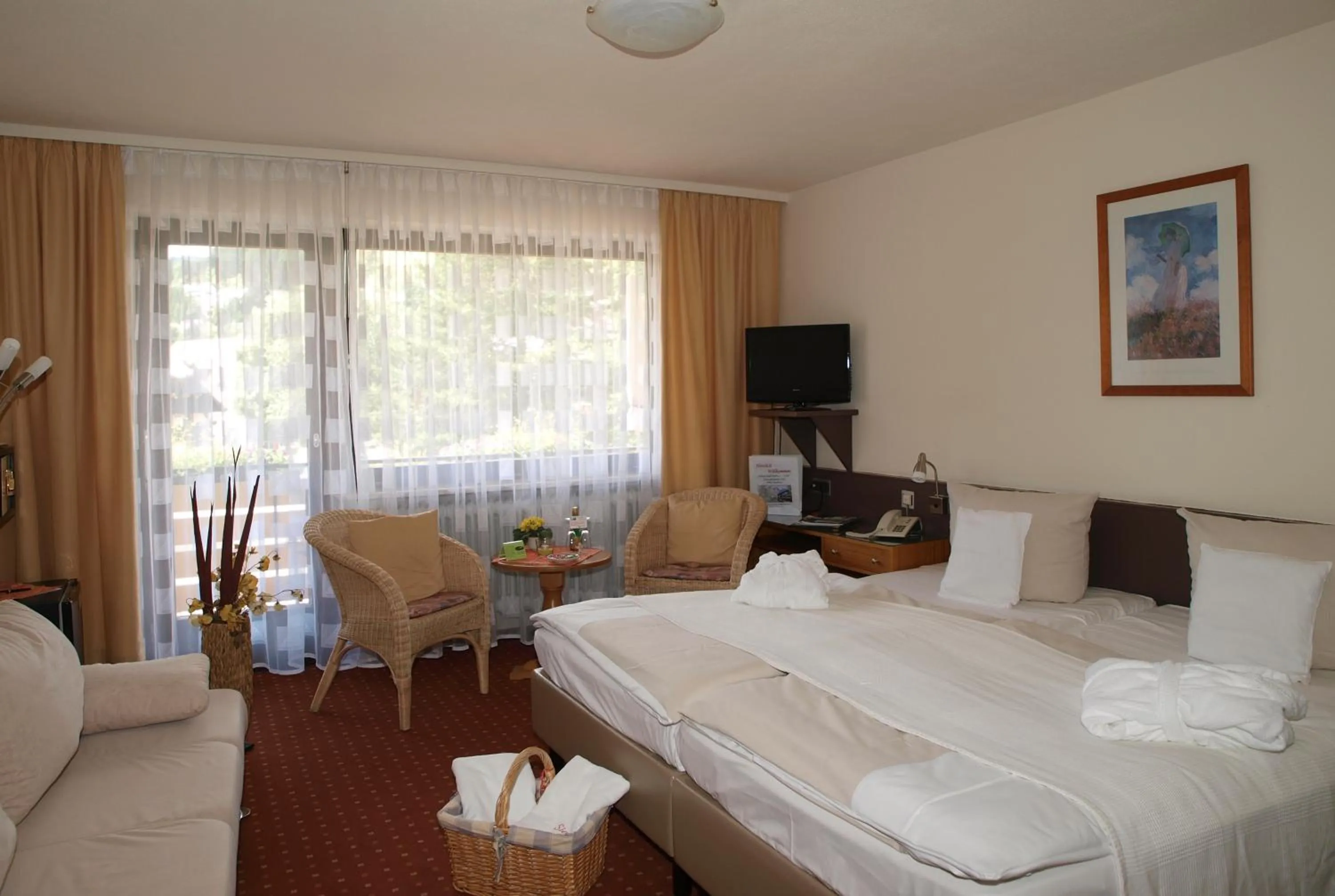 Photo of the whole room, Bed in Ferienhotel Schwarzwälder Hof