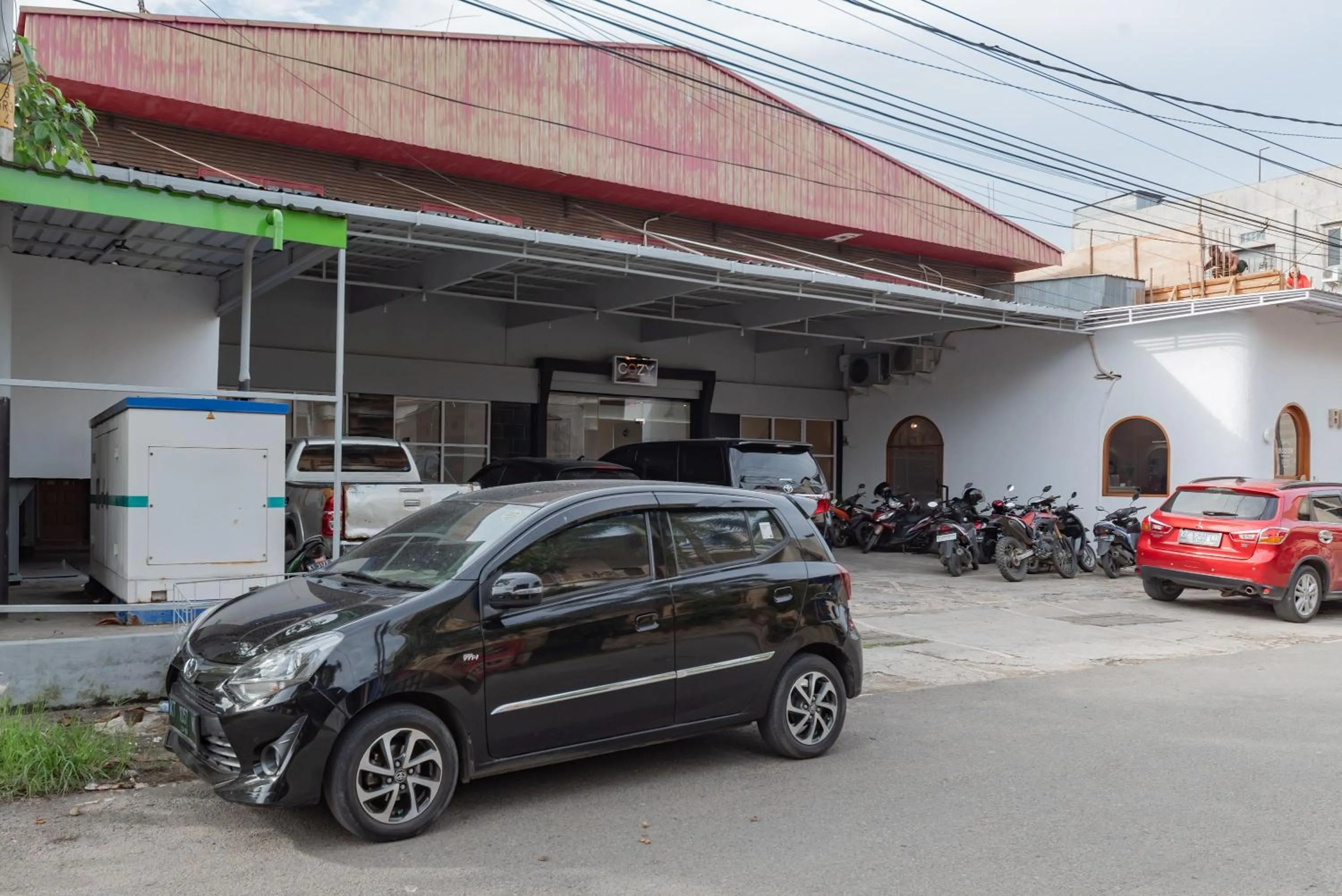 Parking in Urbanview Hotel Cozy Samarinda by RedDoorz