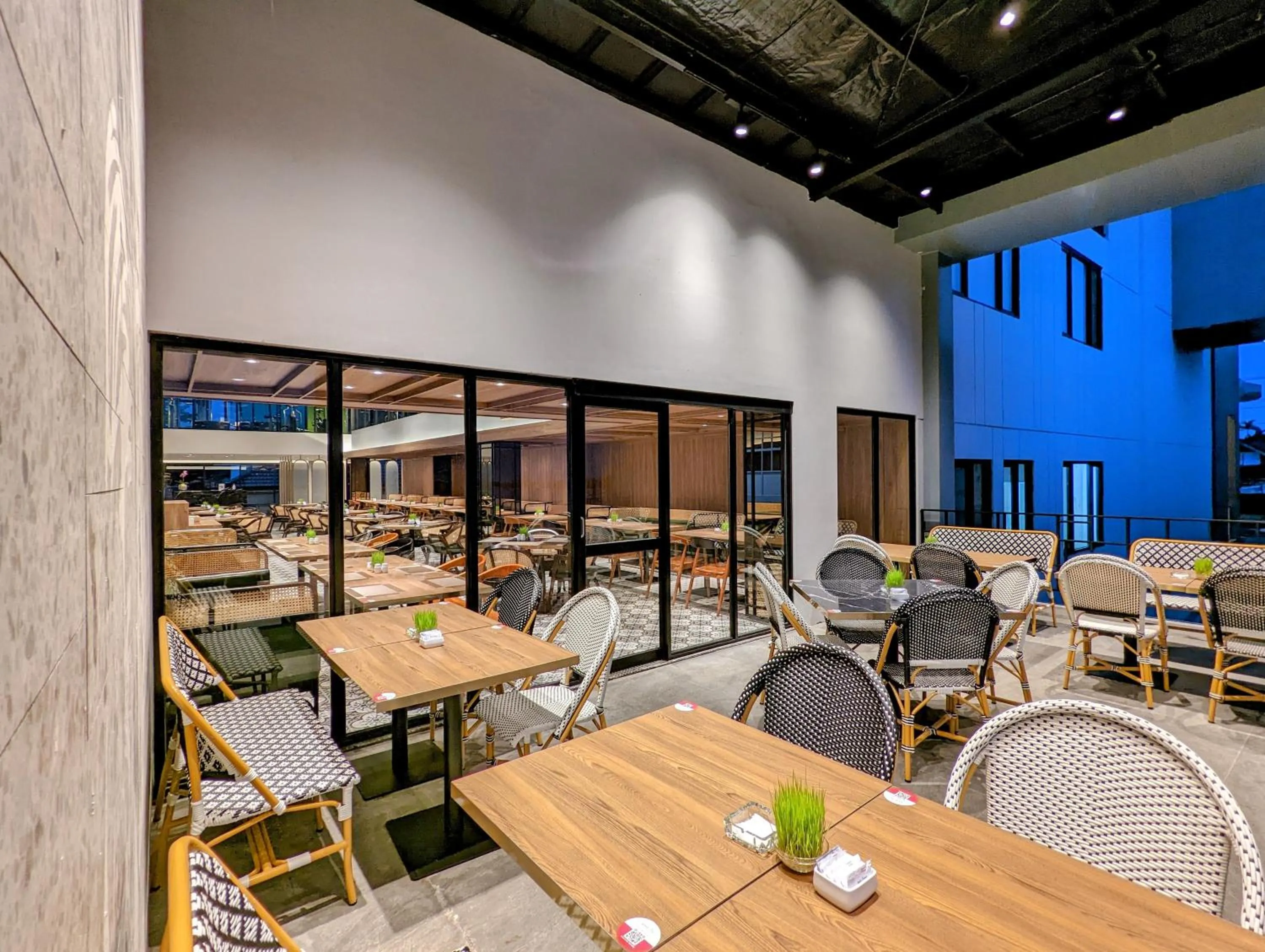 Restaurant/places to eat in Grand Zuri Lubuklinggau