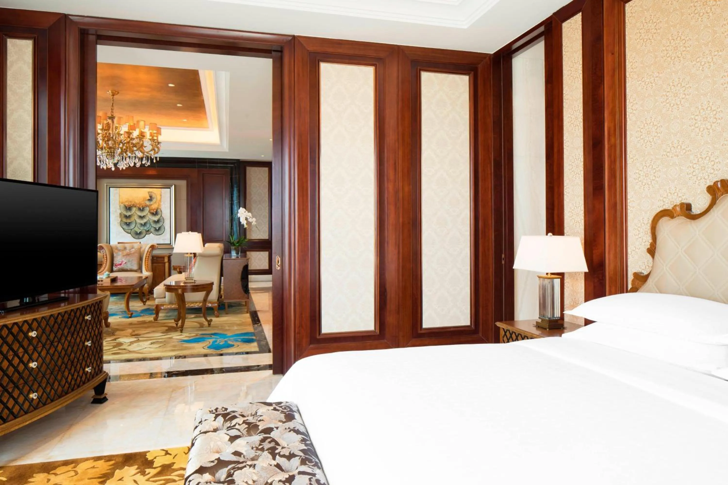 Bedroom, Bed in Sheraton Shantou Hotel