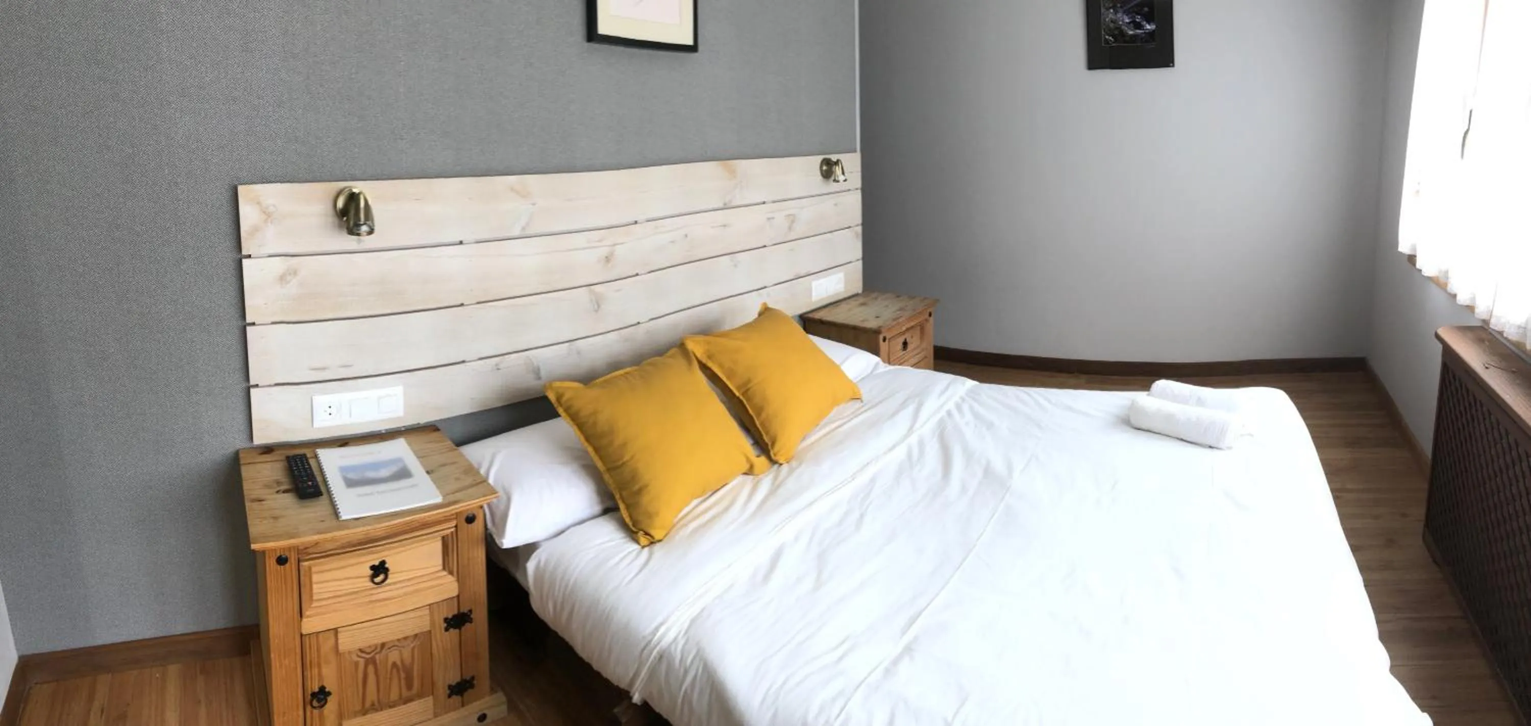 Photo of the whole room, Bed in Hotel Torrecerredo