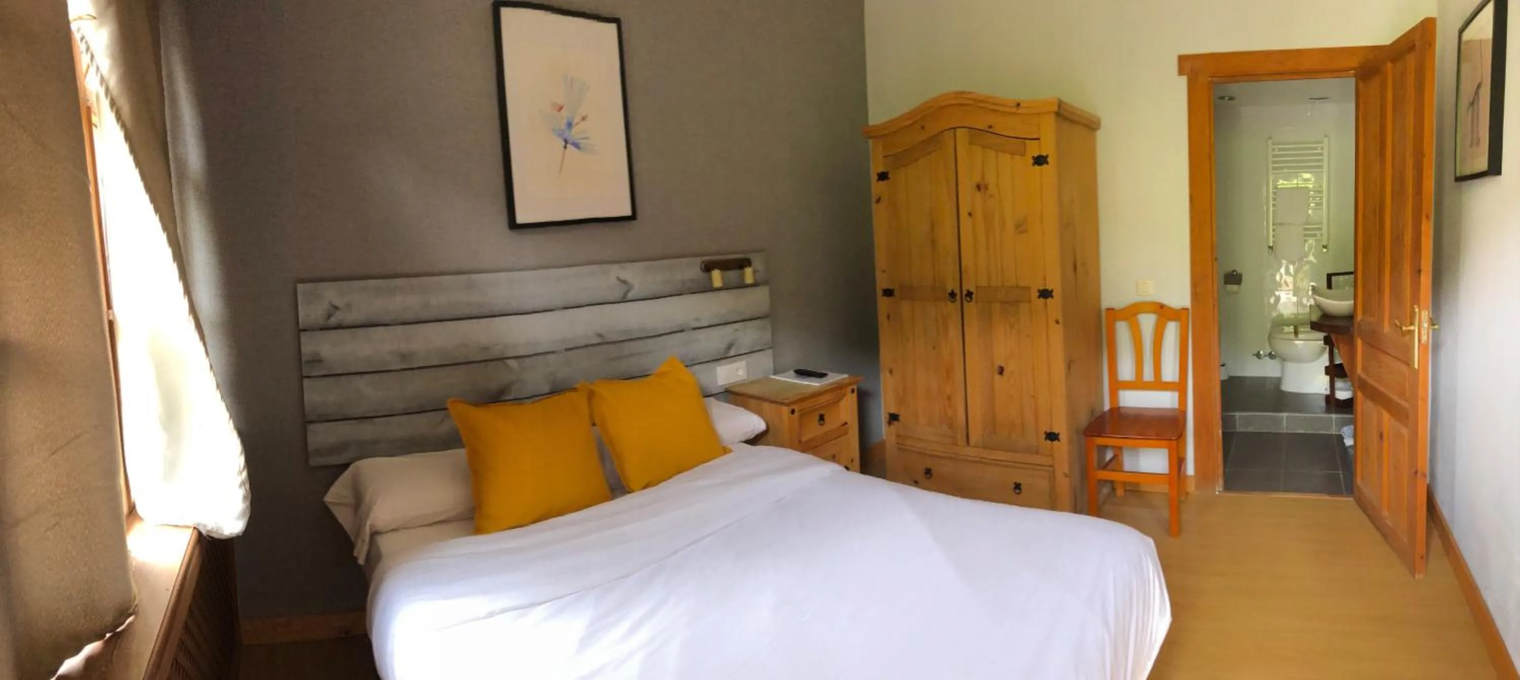 Photo of the whole room, Bed in Hotel Torrecerredo