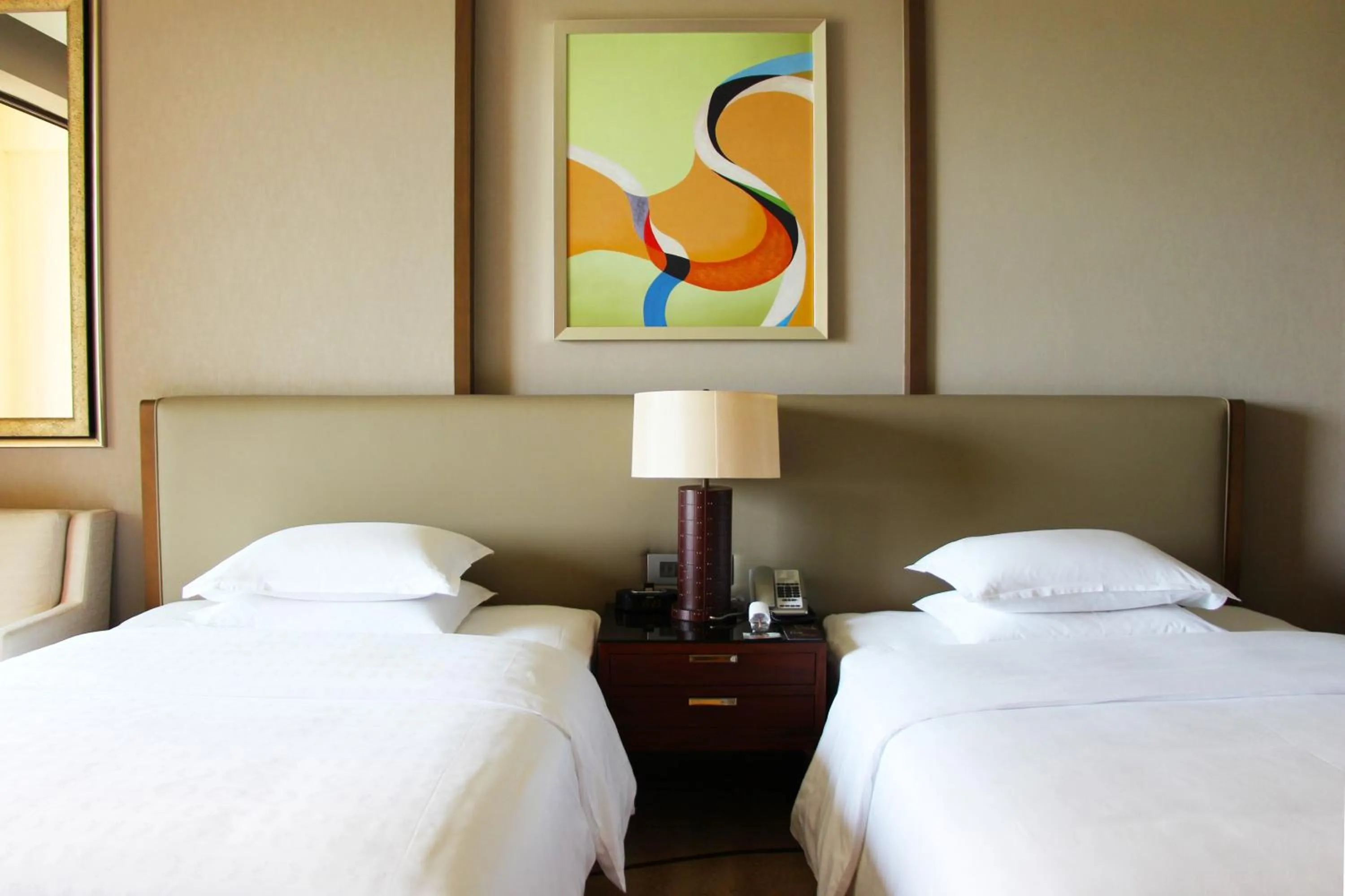 Bed in Sheraton Huizhou Bailuhu