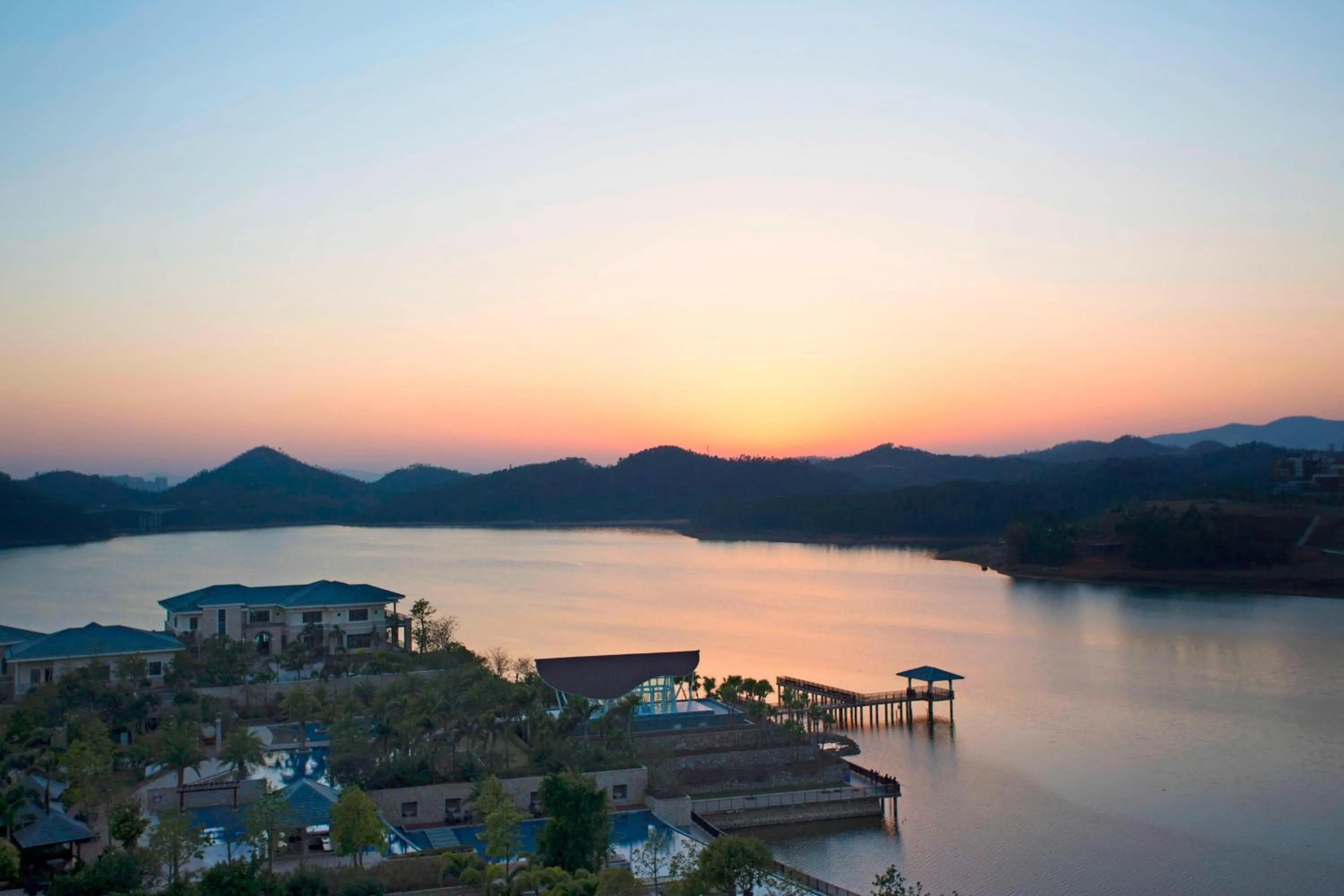 Property building in Sheraton Huizhou Bailuhu