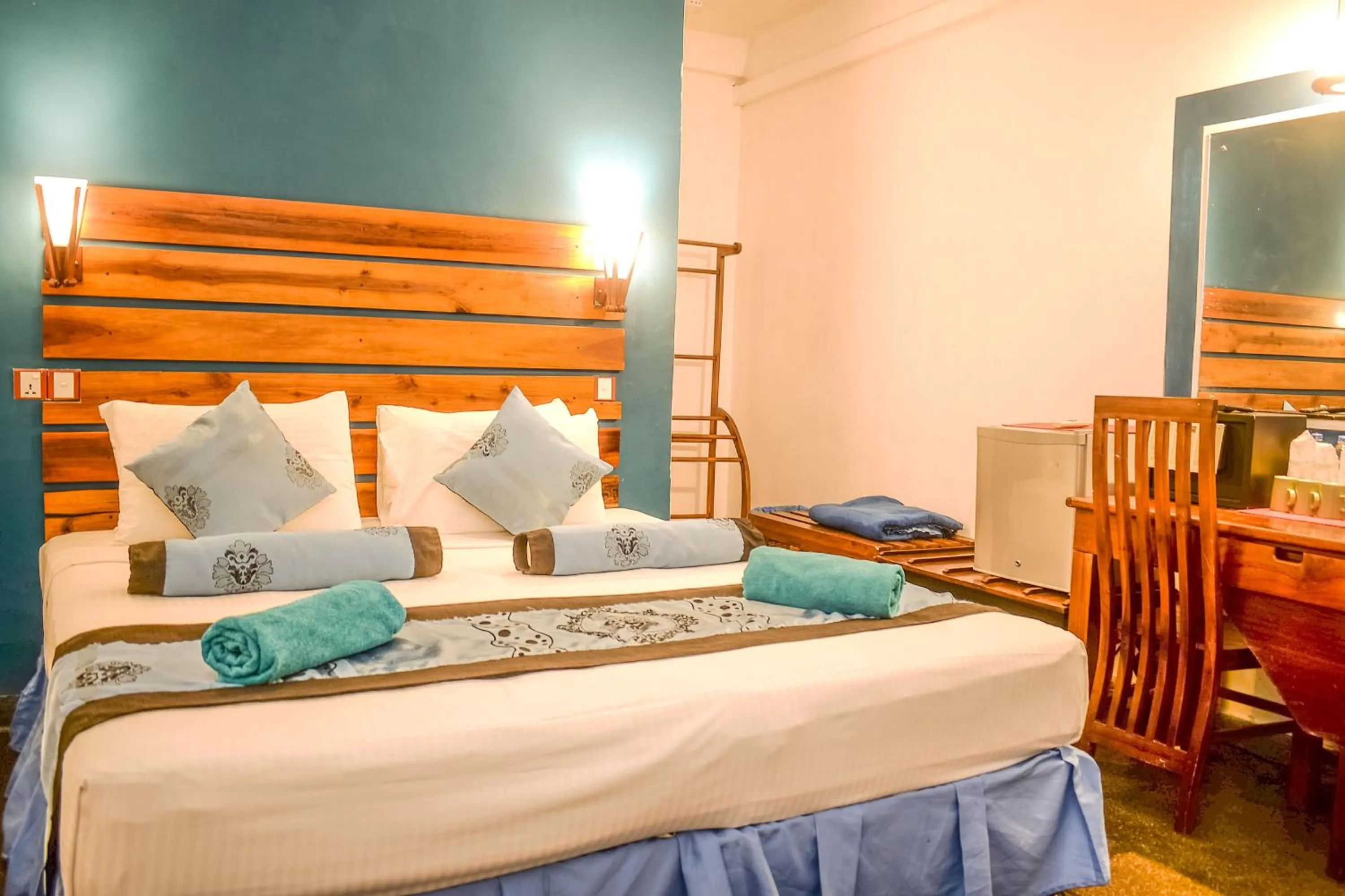 Photo of the whole room, Bed in Sizzle Sports Club