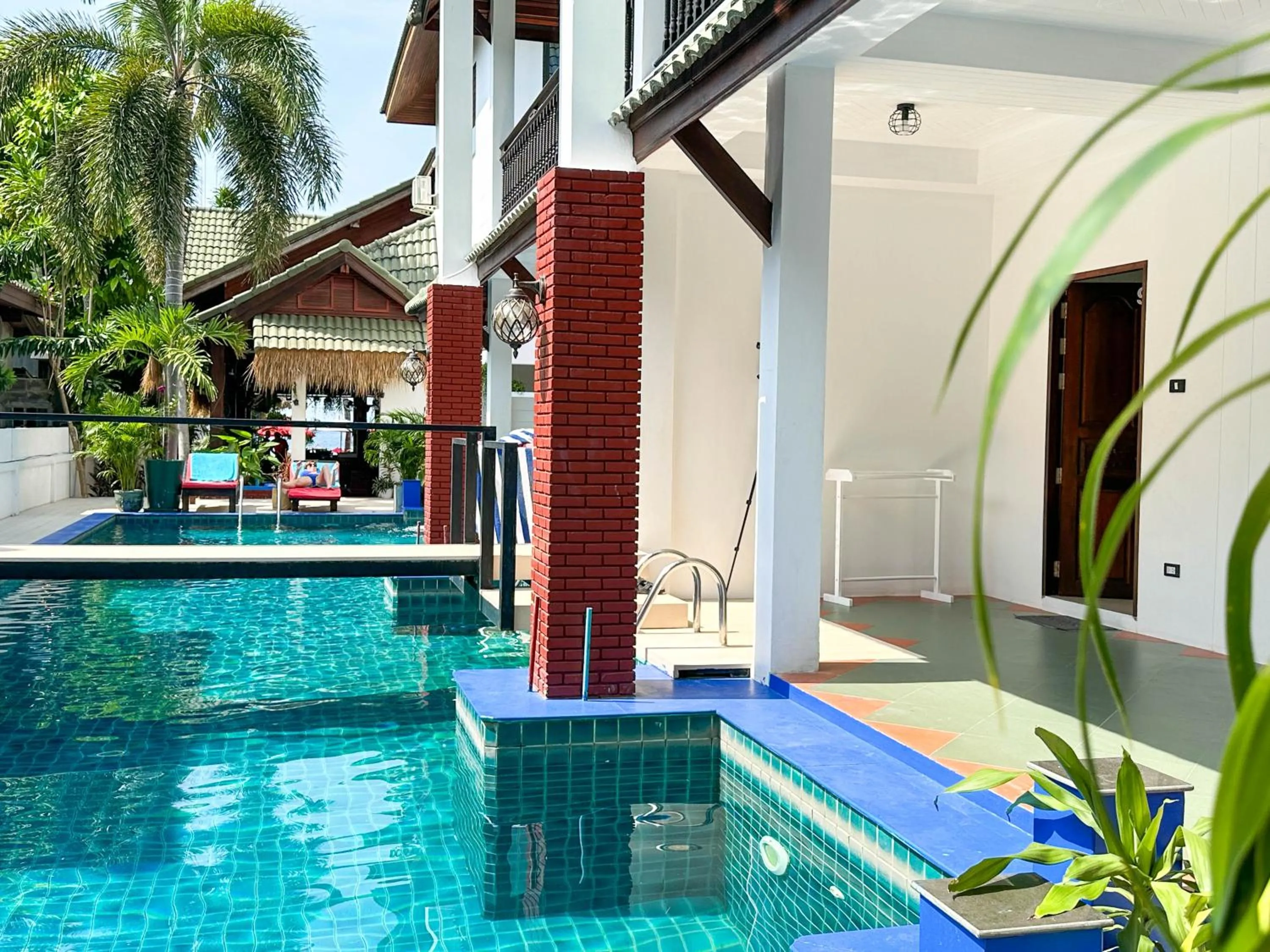 Swimming pool in Amara Beach Resort Koh Phangan