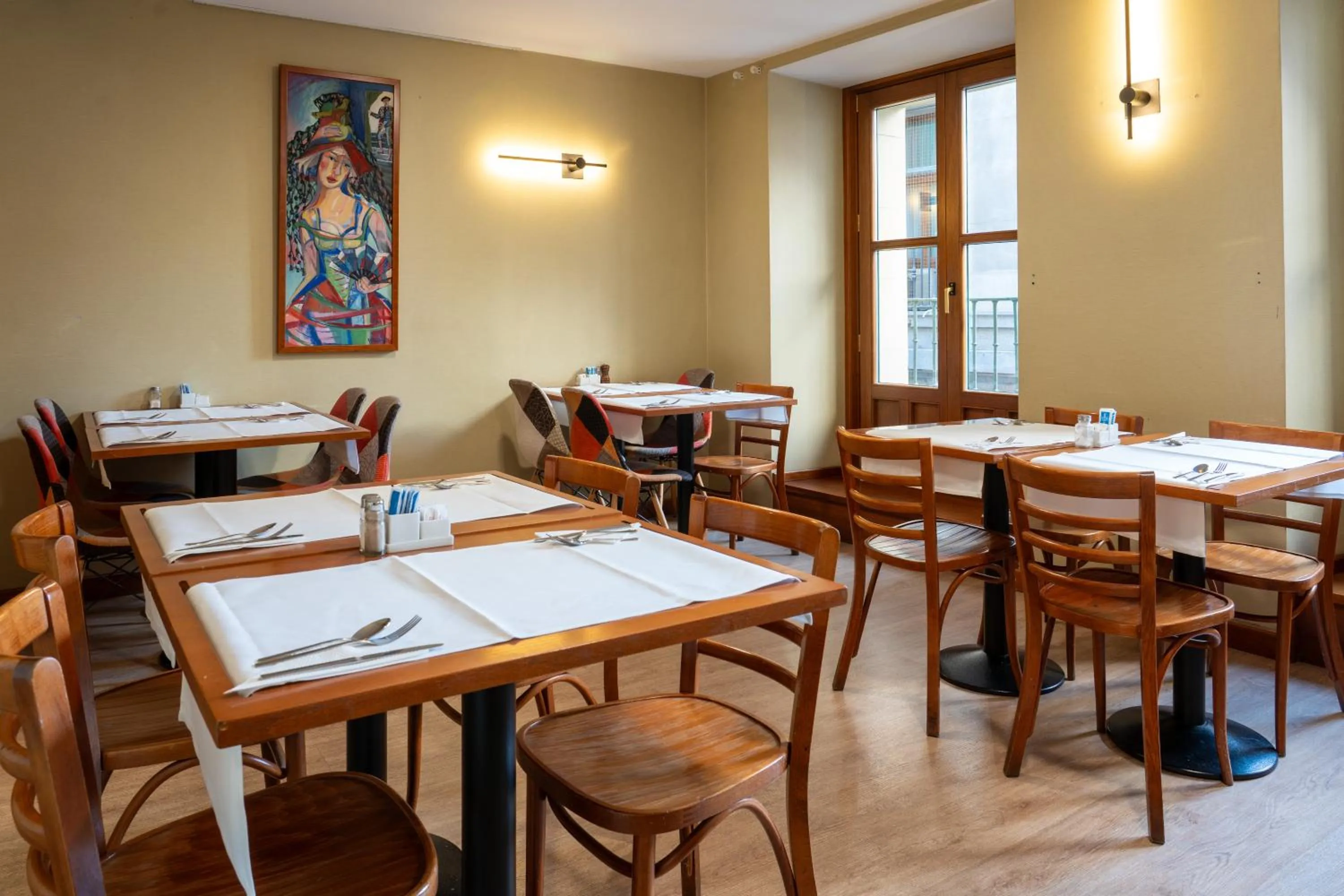 Breakfast in Ateneo Puerta del Sol