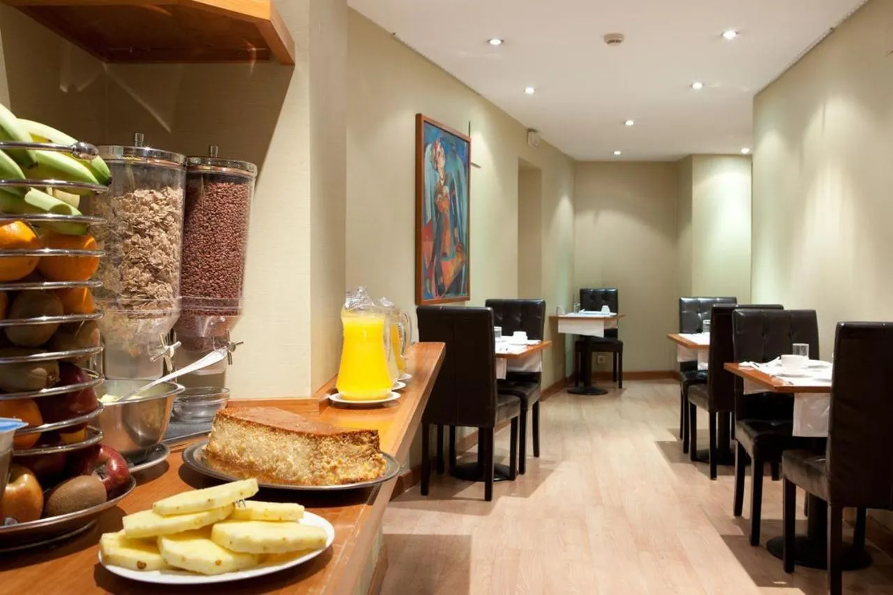 Restaurant/places to eat in Ateneo Puerta del Sol