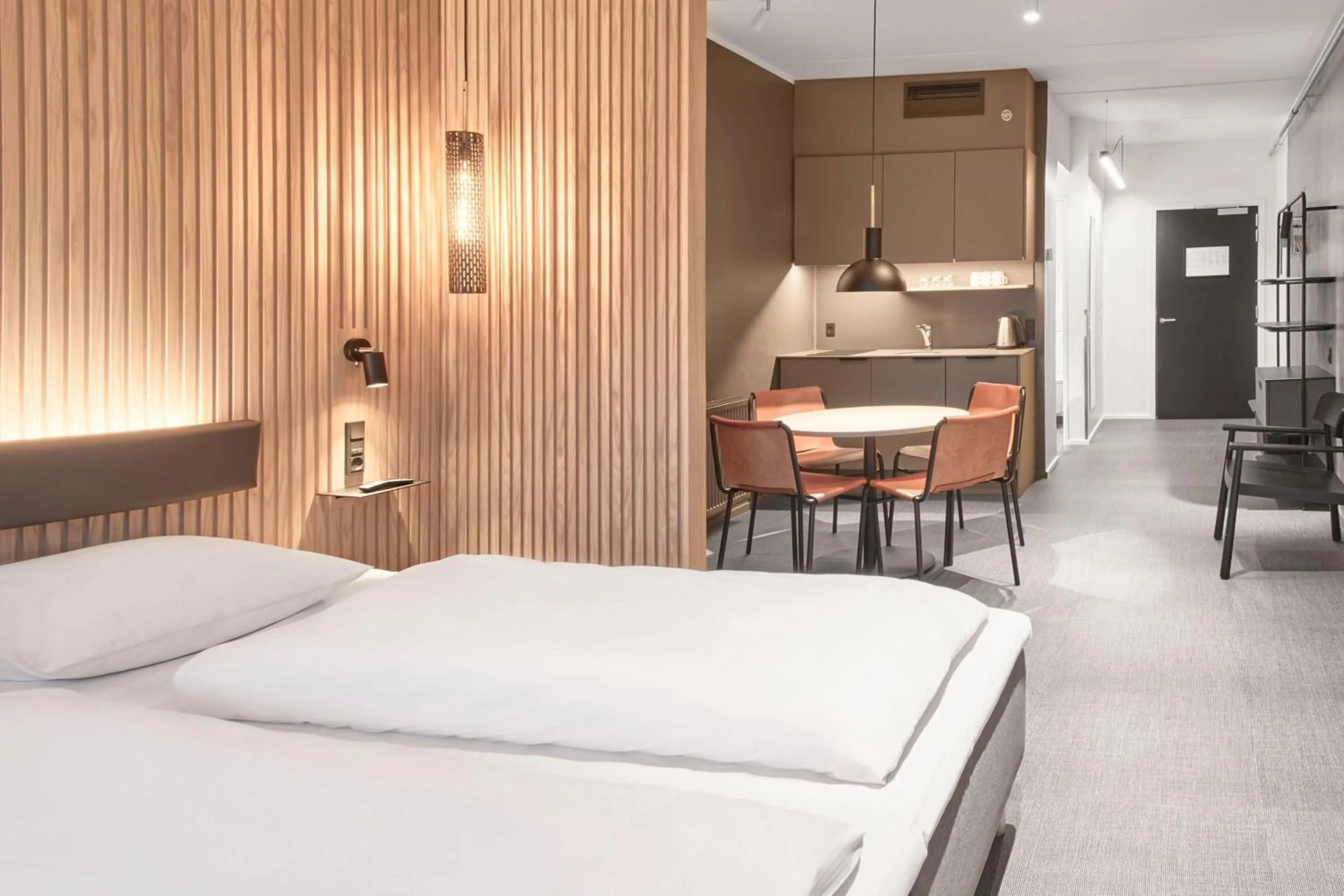 Photo of the whole room, Bed in Four Points Flex by Sheraton Vejle