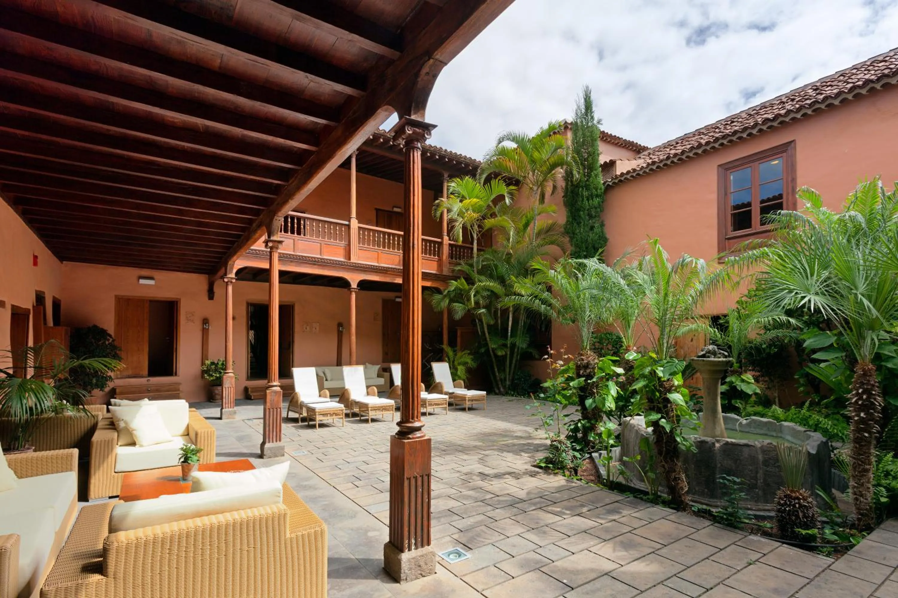 Patio in Hotel LIVVO La Quinta Roja