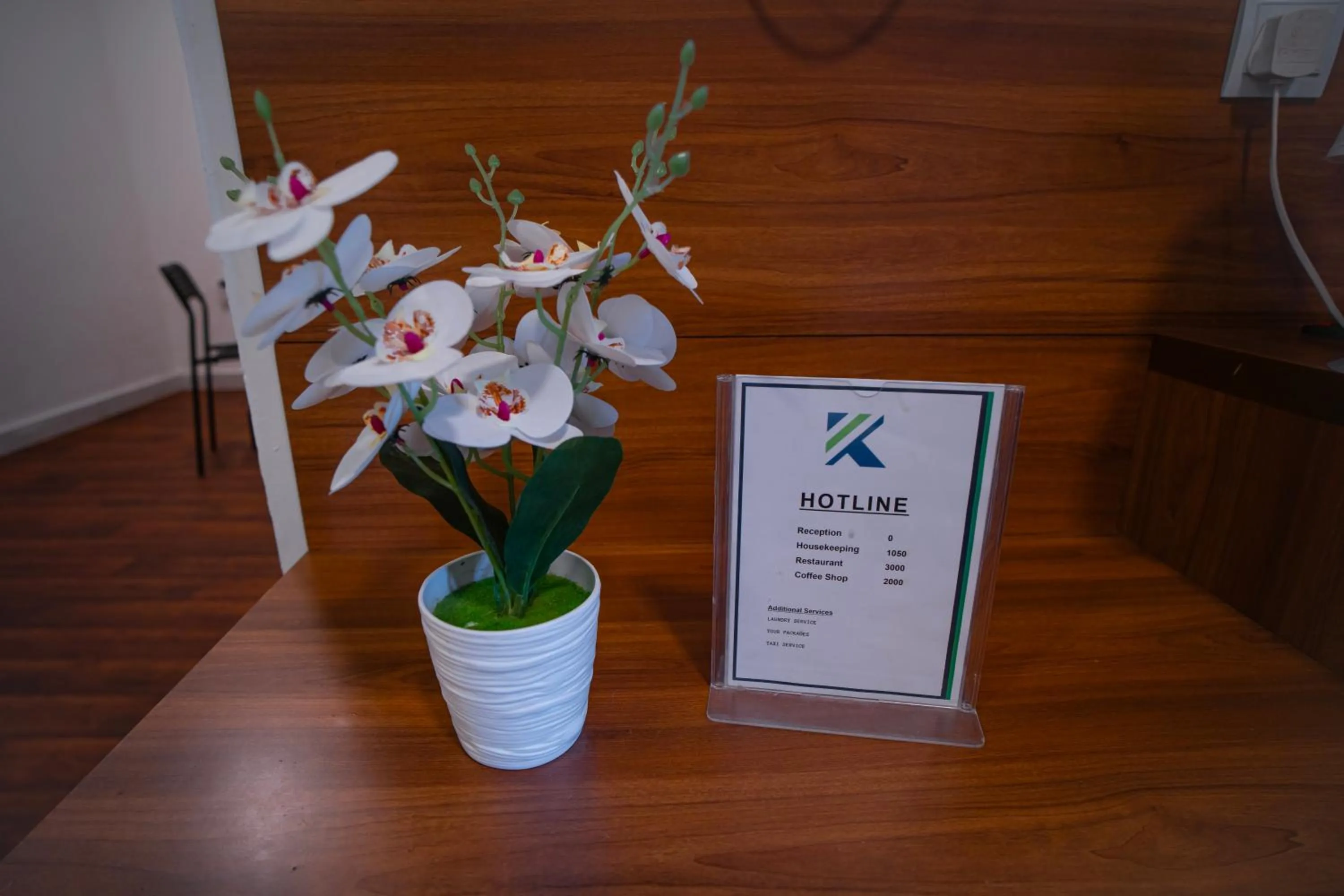 Restaurant/places to eat in AL KARNAK HOTEL - BRANCH