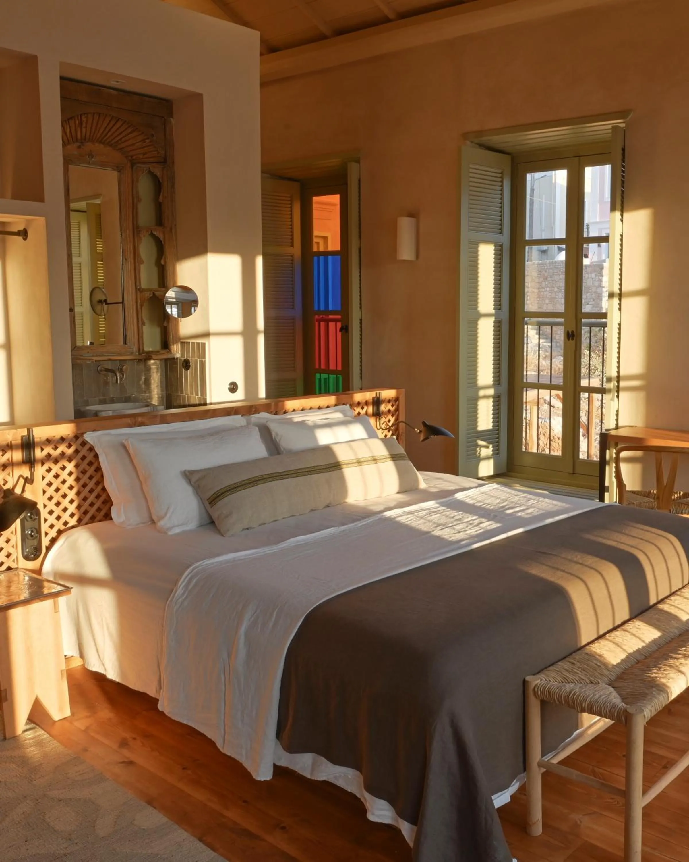 Bathroom, Bed in Casa Mediterraneo Hotel