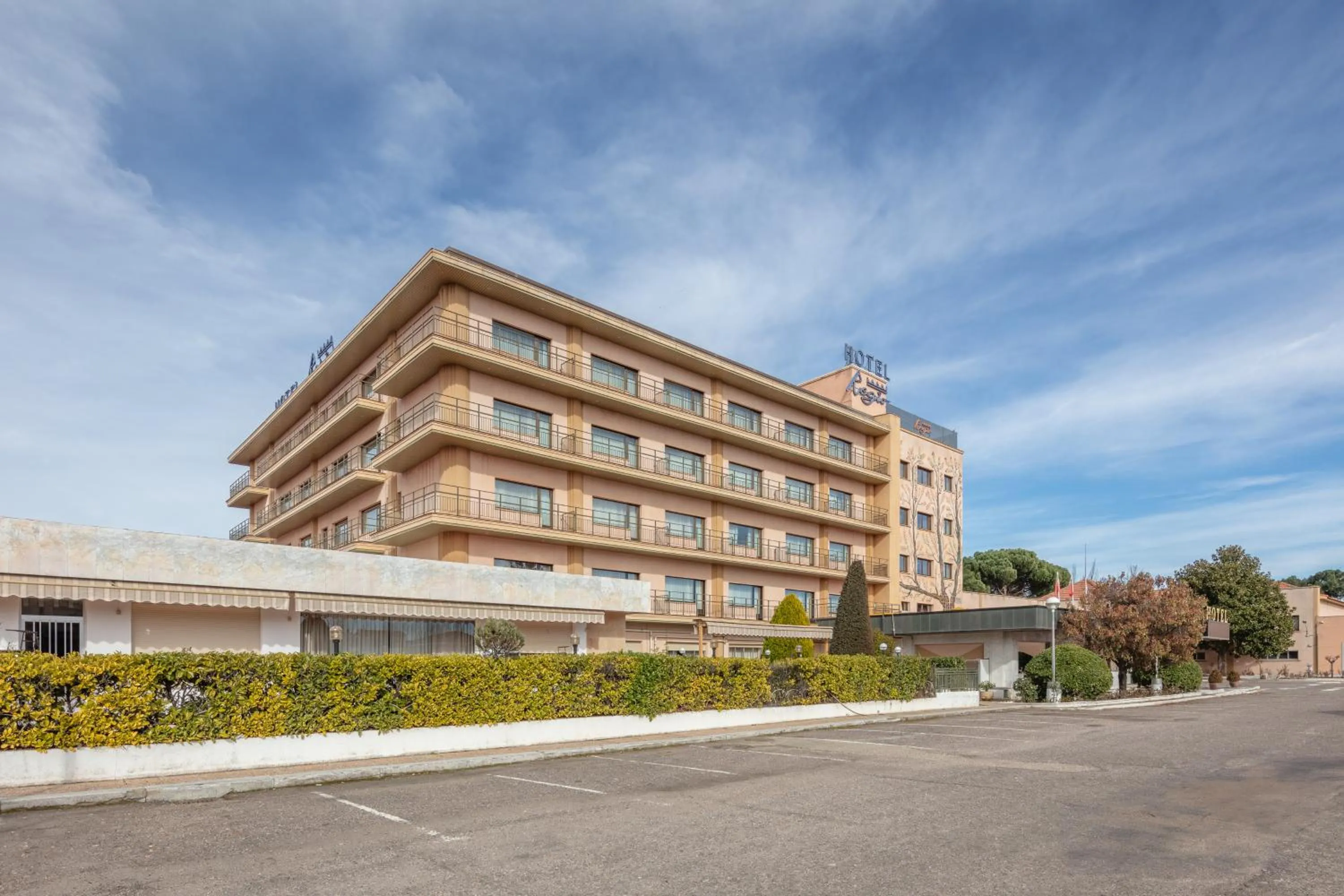 Property building in Crisol Regio