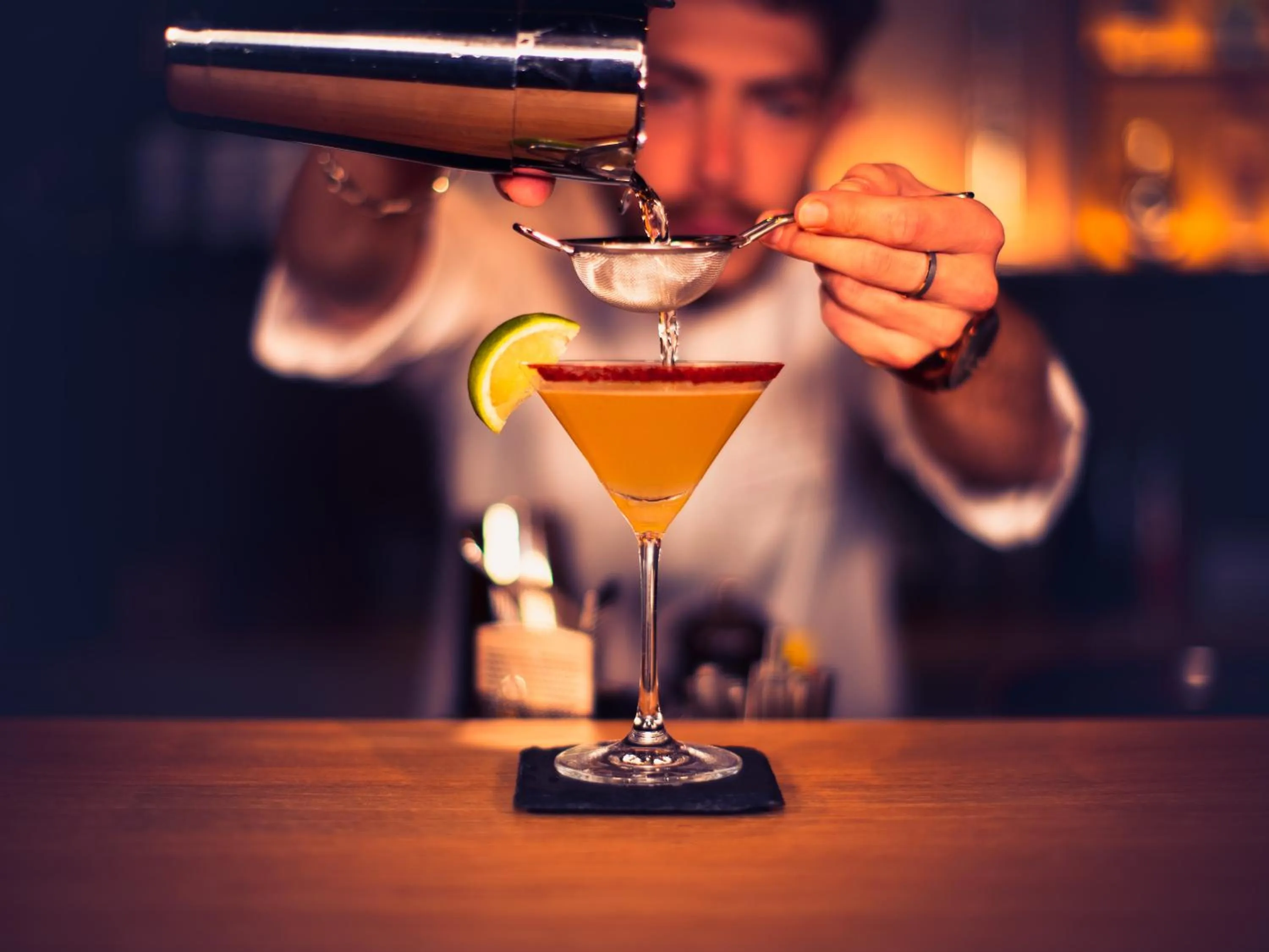 Lounge or bar in IntercityHotel Geneva