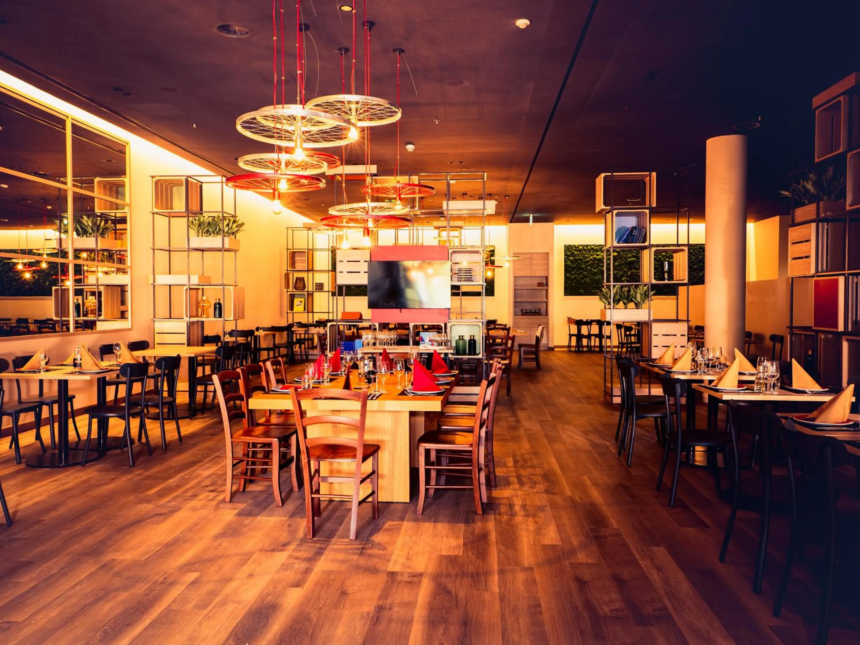 Restaurant/places to eat in IntercityHotel Geneva