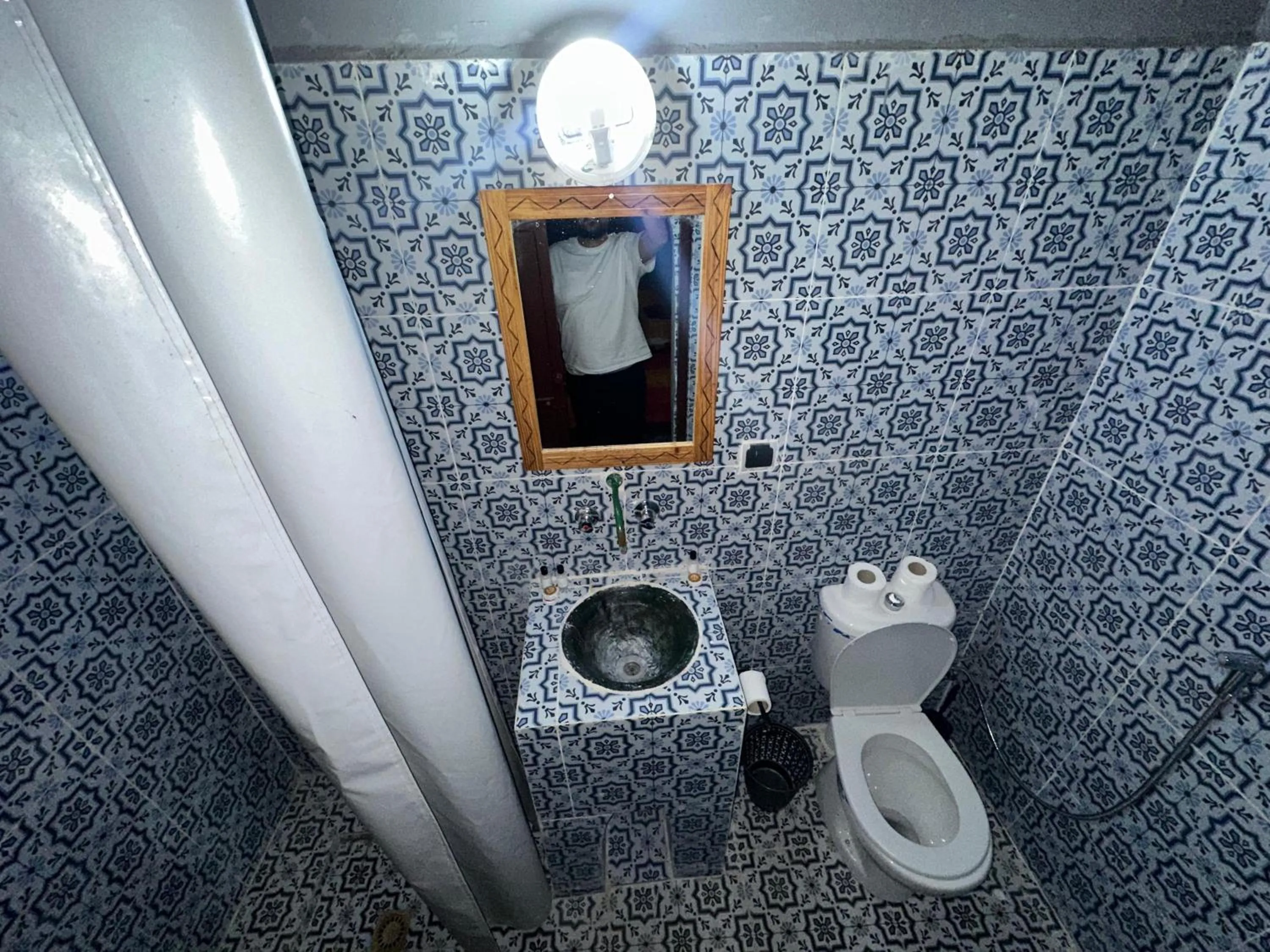 Shower in Riad Dar Zaouia