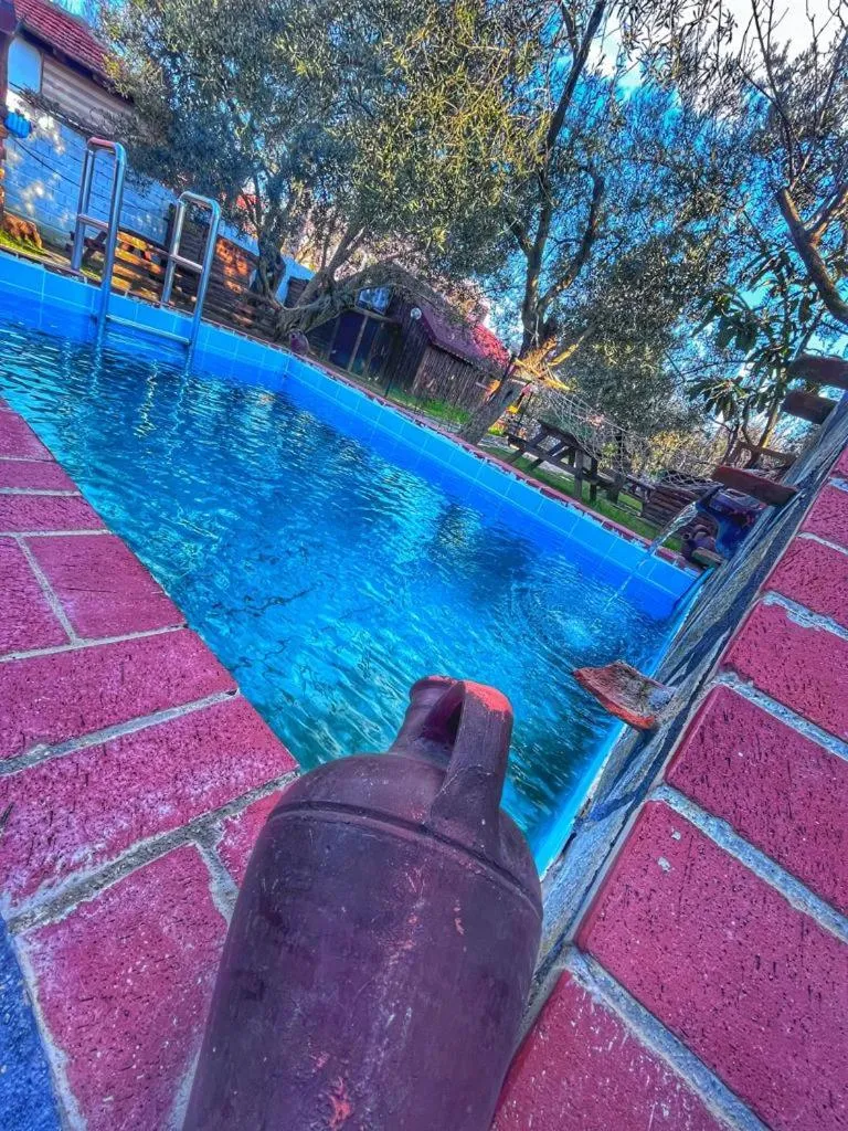 Pool view in Zeytindağı bungalow
