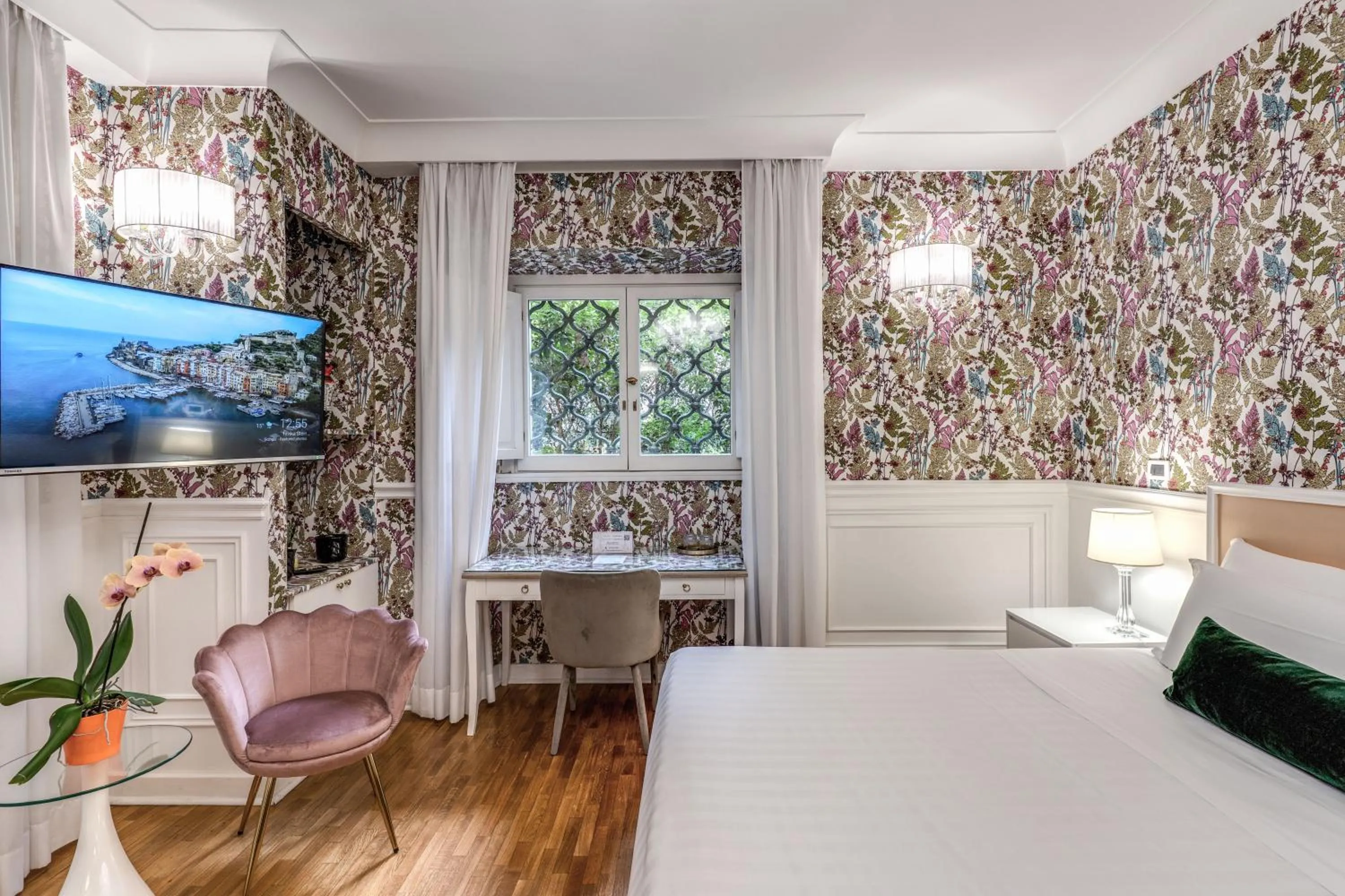 Bedroom, Bed in Mangili Garden Hotel