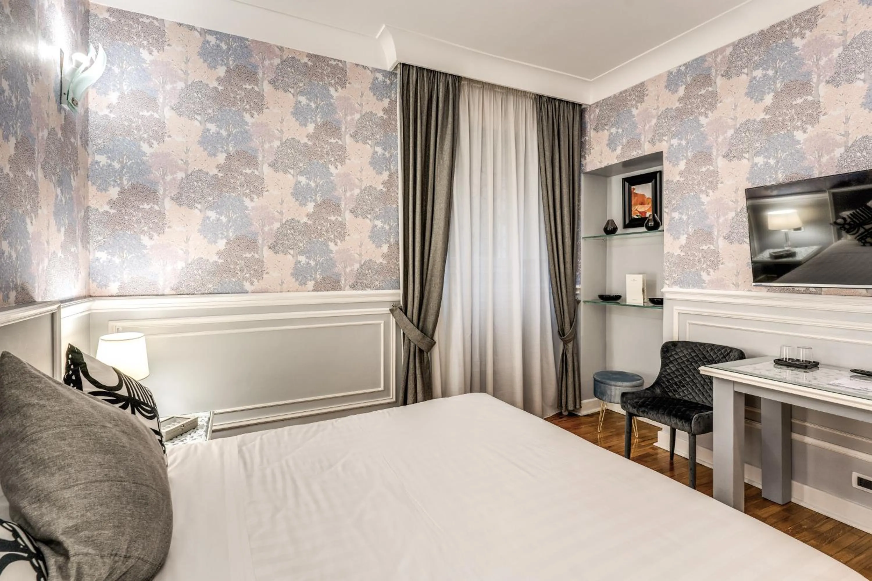 Bedroom, Bed in Mangili Garden Hotel