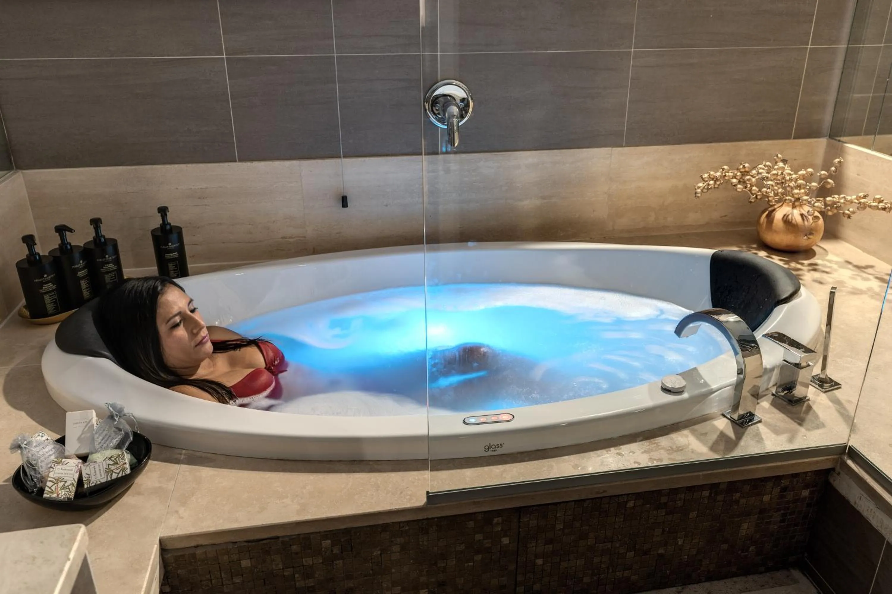 Hot Tub in Mangili Garden Hotel