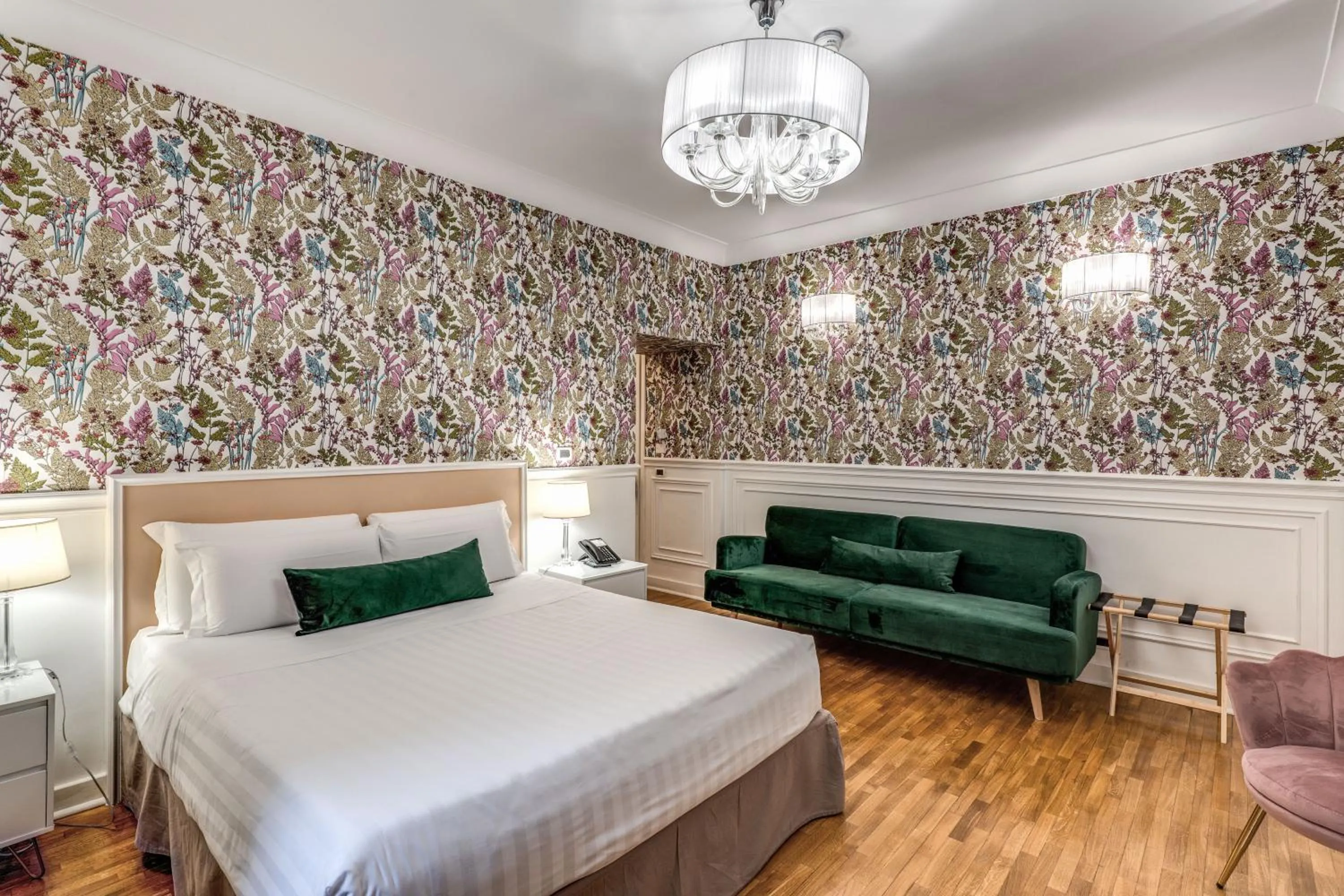 Bedroom, Bed in Mangili Garden Hotel