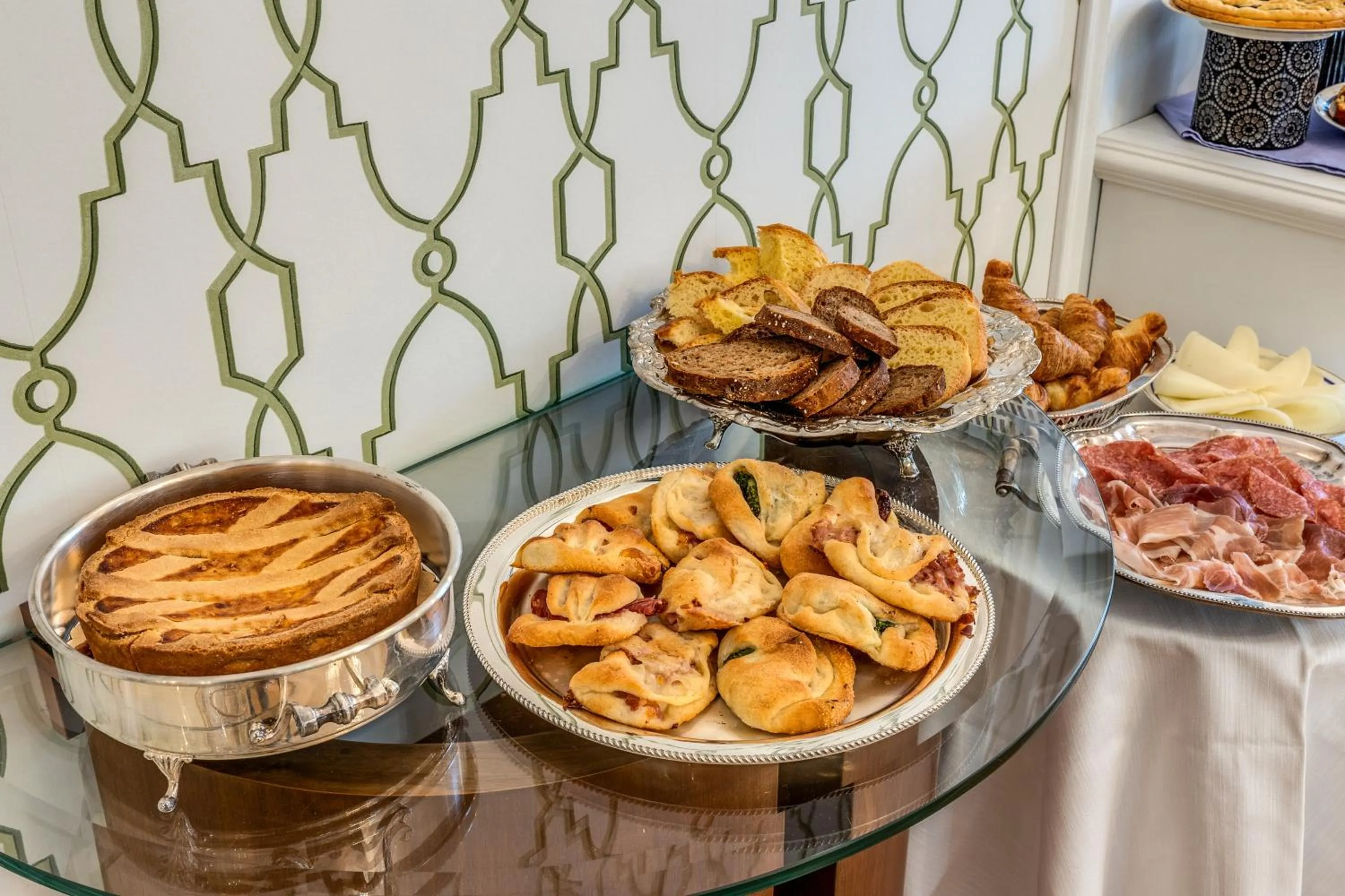 Buffet breakfast in Mangili Garden Hotel