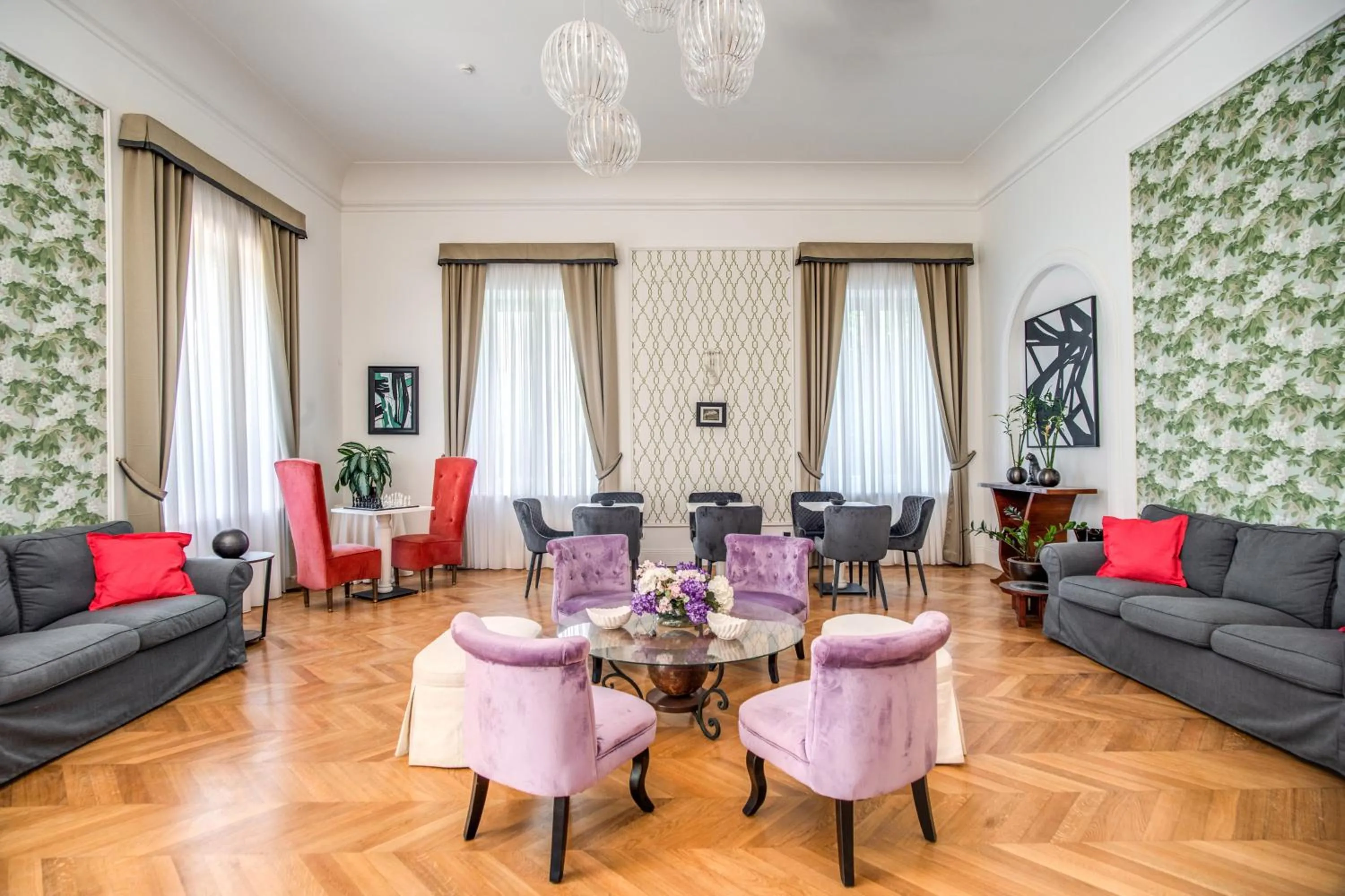Living room in Mangili Garden Hotel