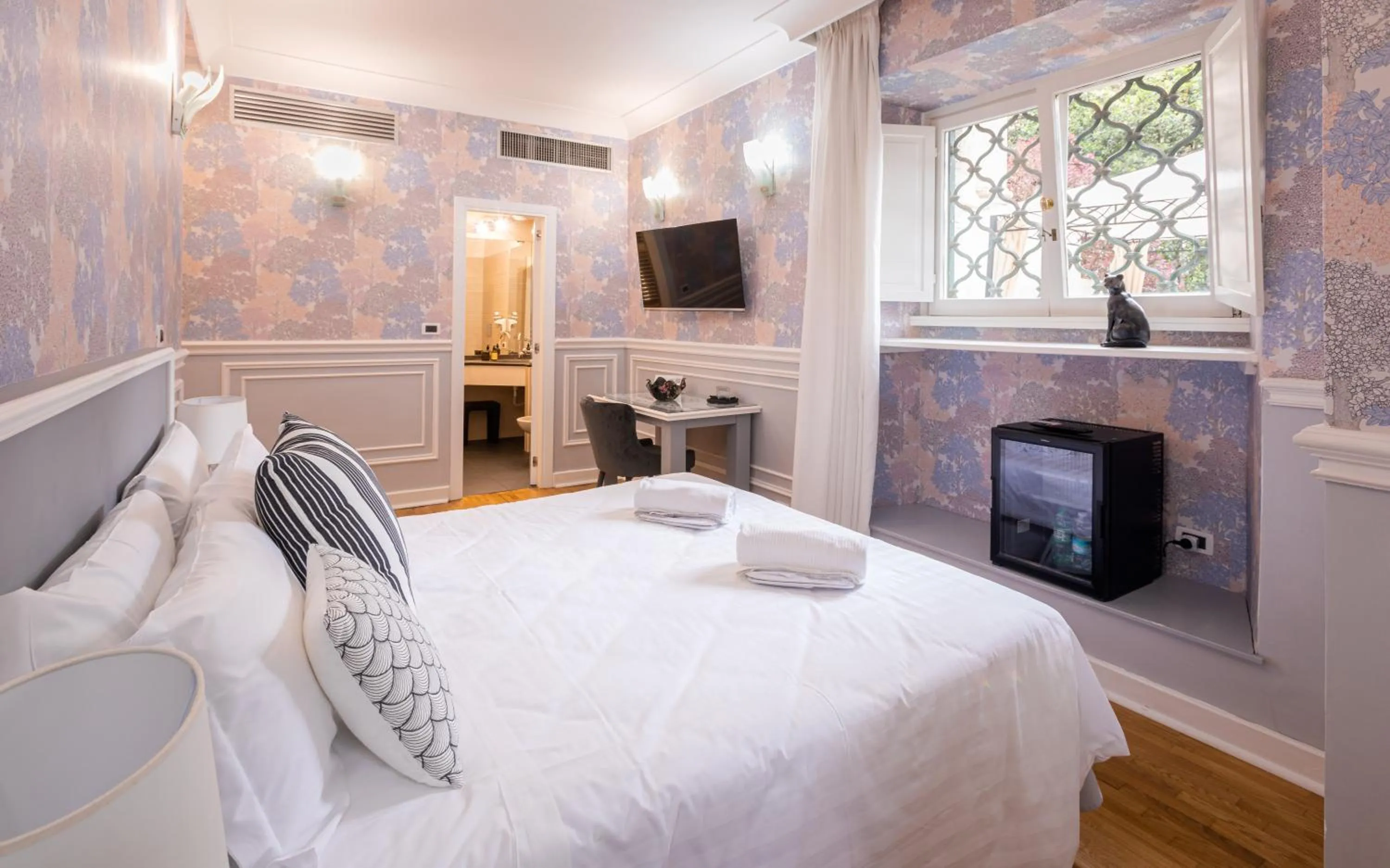 Bedroom, Bed in Mangili Garden Hotel