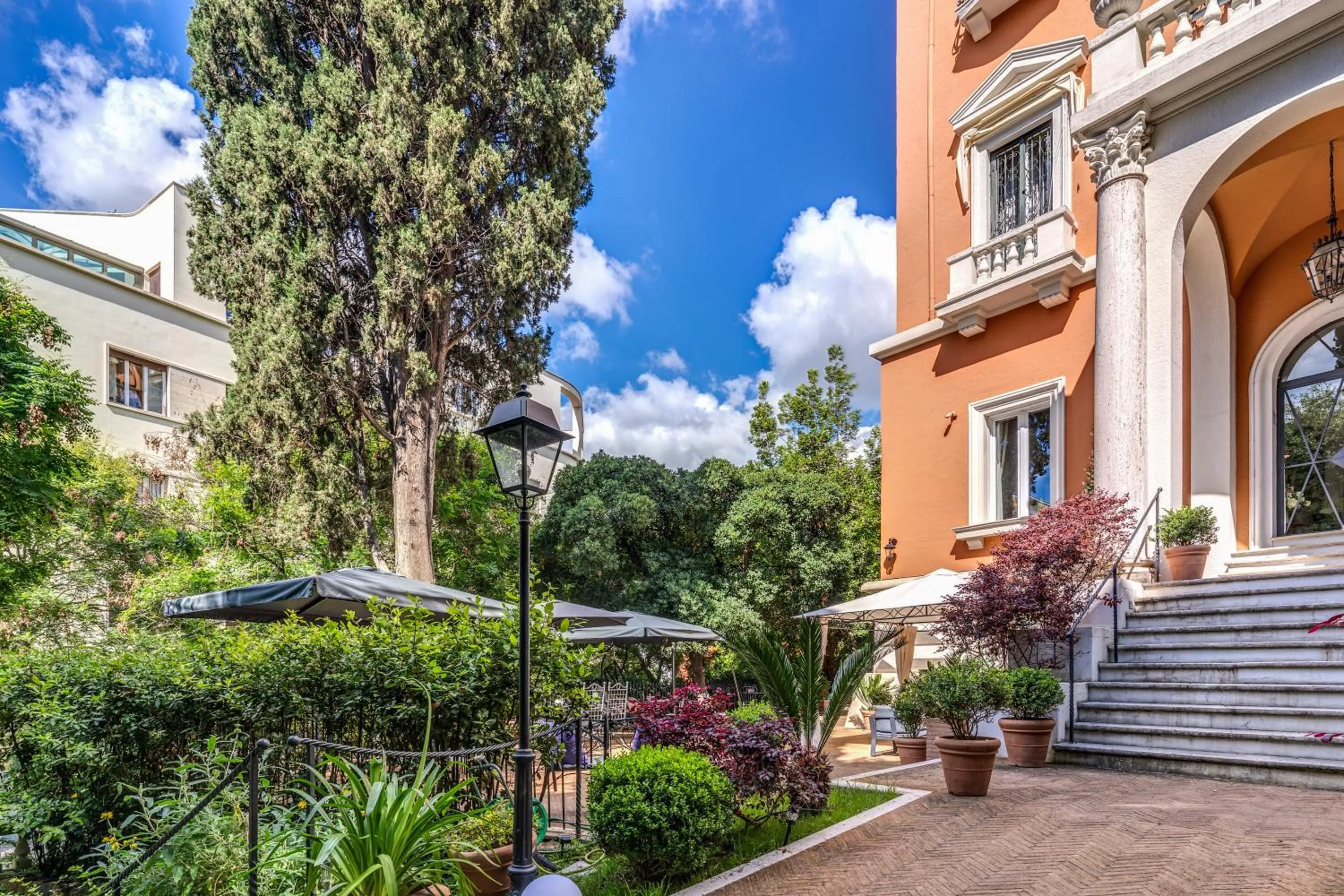 Property building in Mangili Garden Hotel