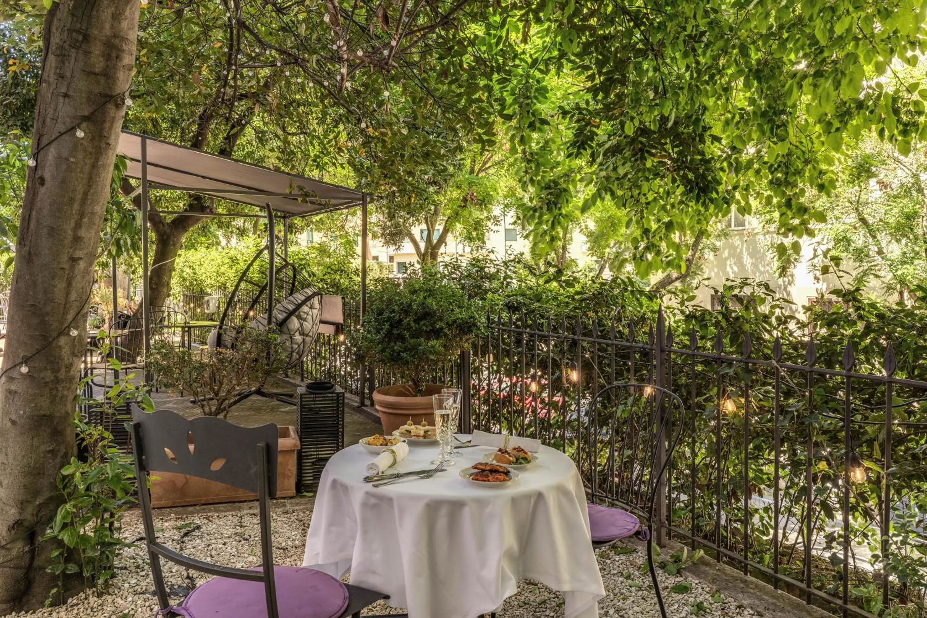 Garden in Mangili Garden Hotel