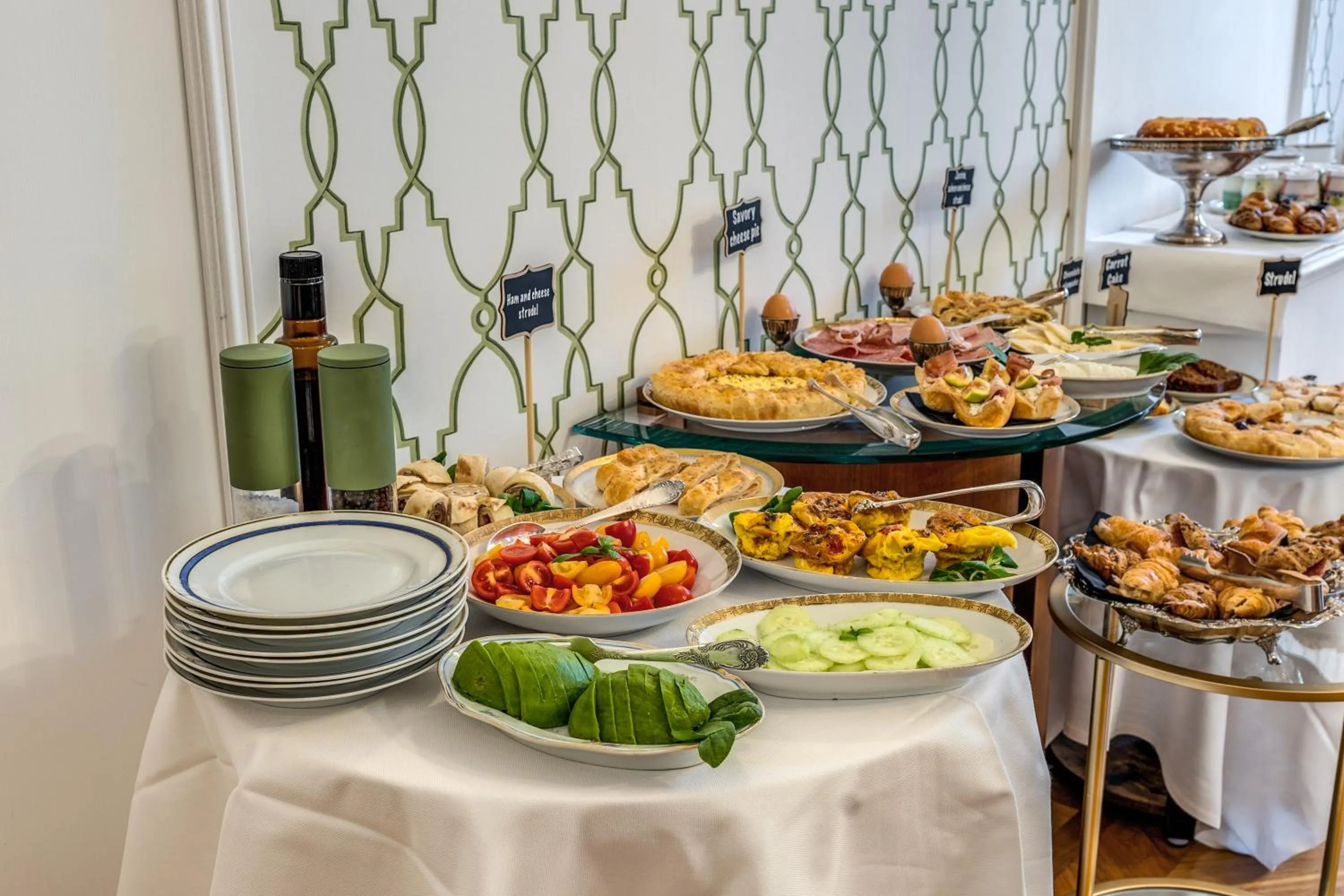 Food in Mangili Garden Hotel