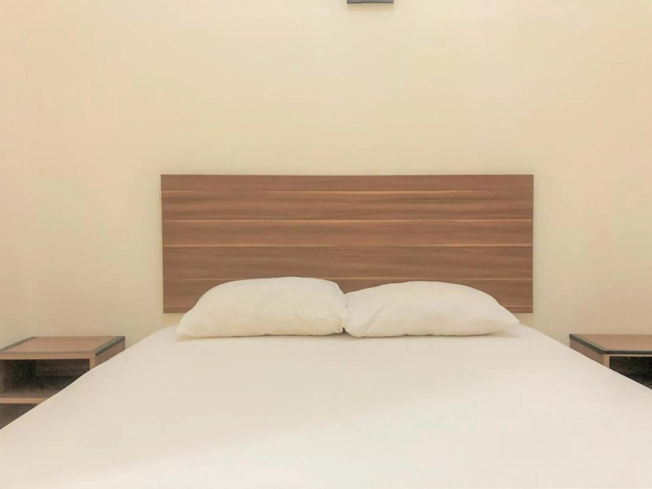 Bedroom, Bed in Hotel Lido 88 Sorong Mitra RedDoorz