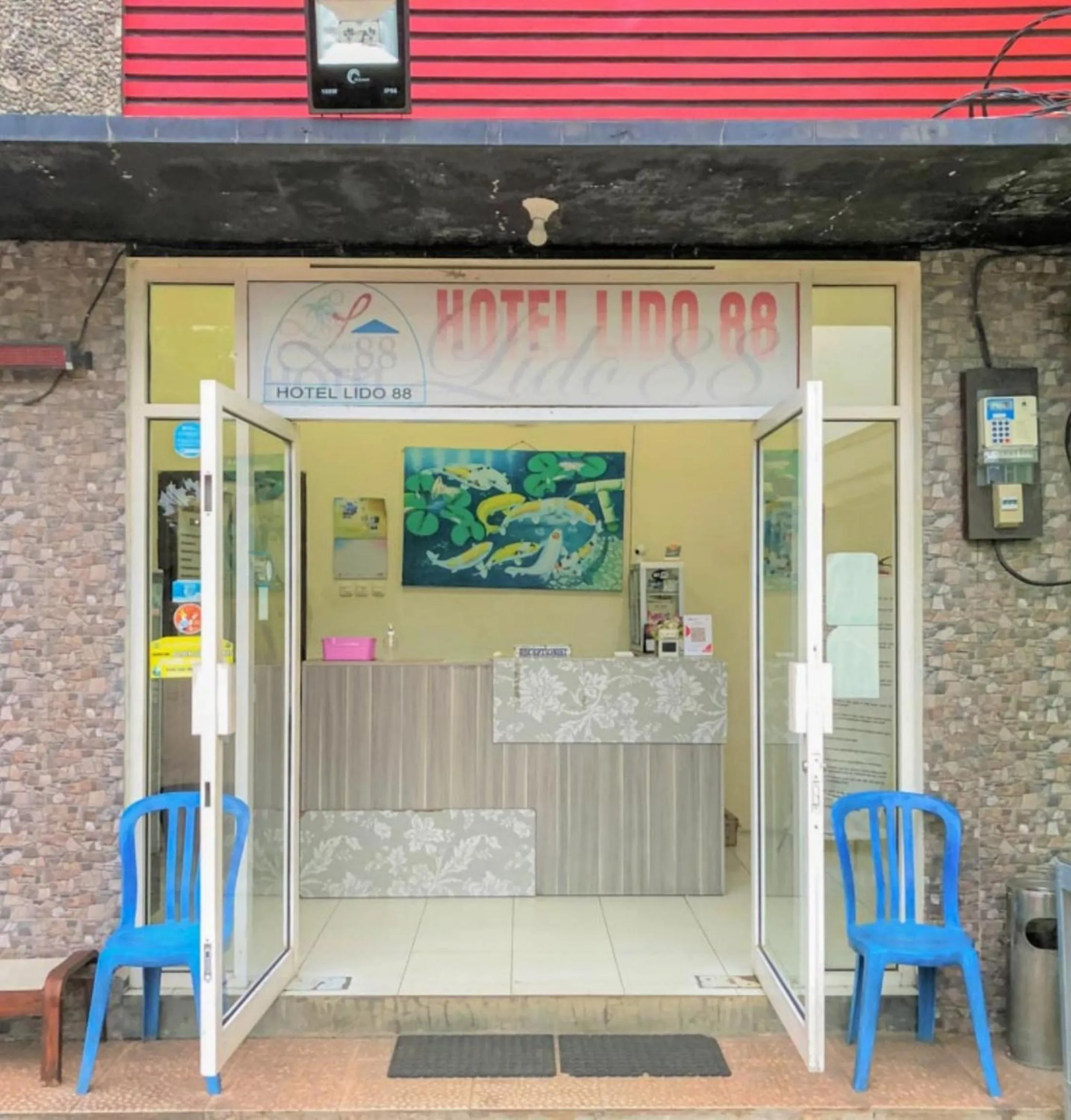 Facade/entrance in Hotel Lido 88 Sorong Mitra RedDoorz