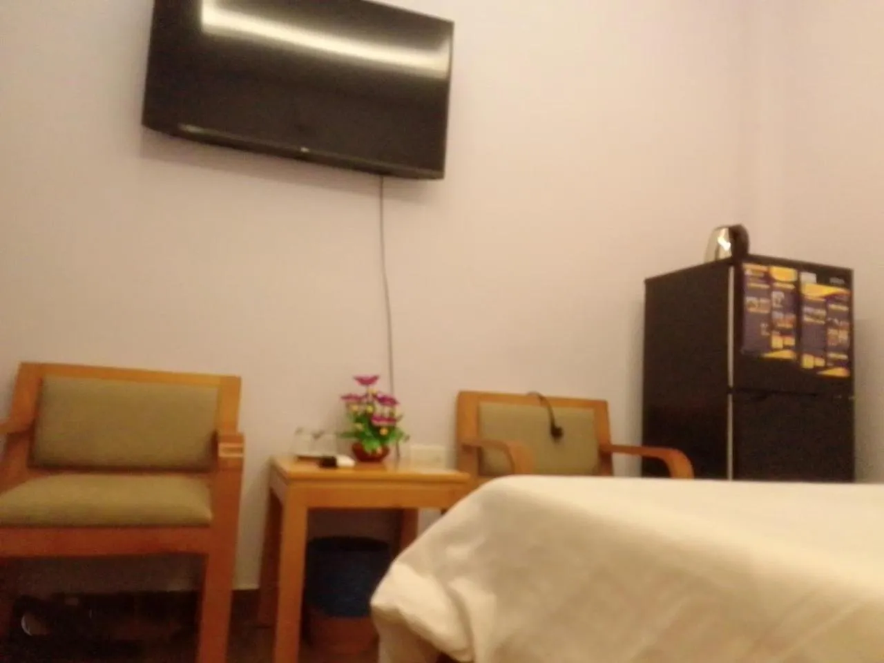 TV and multimedia, Bed in 102 House