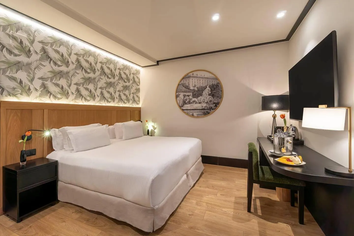 Bed in H10 Puerta de Alcalá 4 Sup