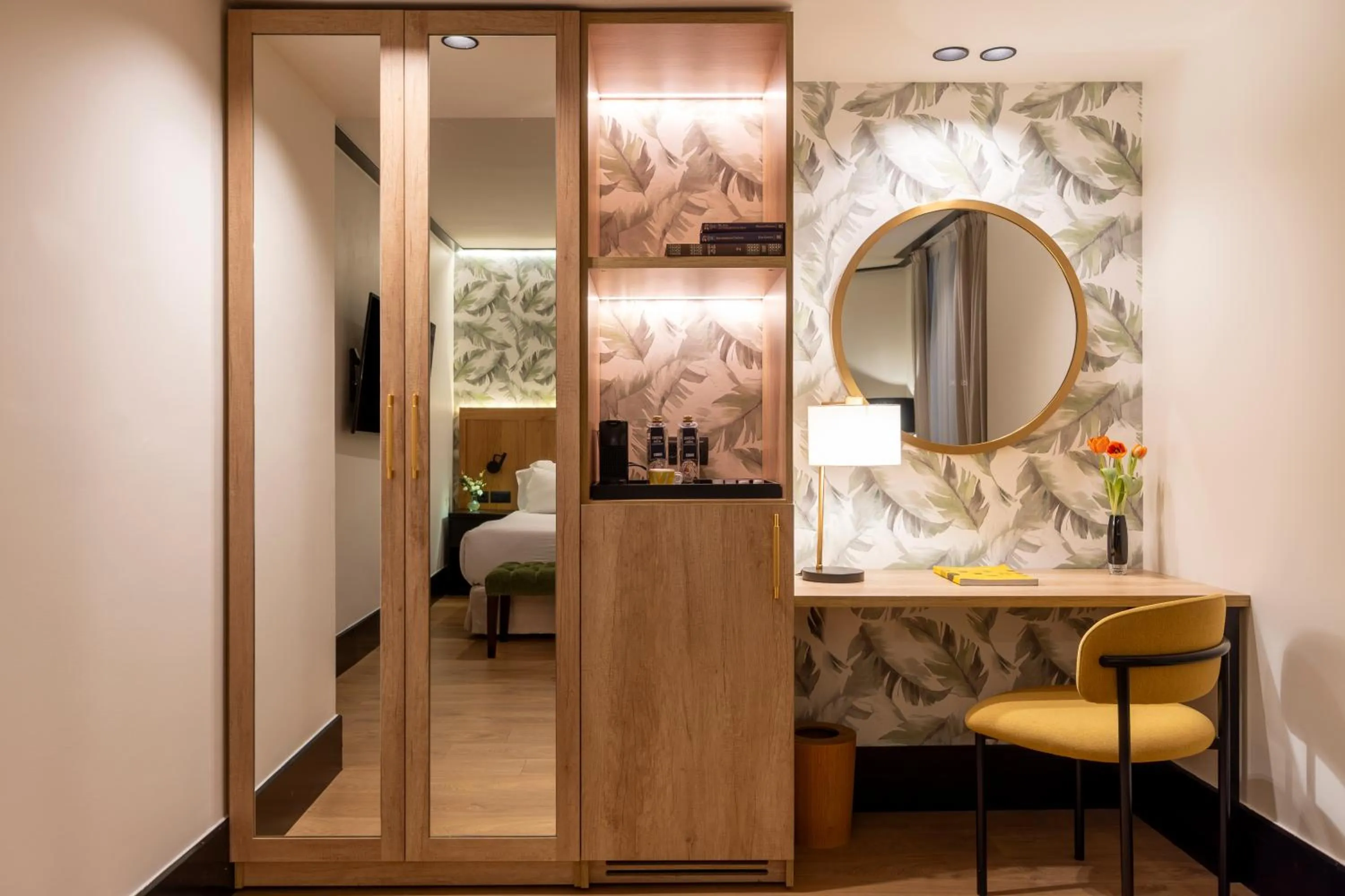 Bed in H10 Puerta de Alcalá 4 Sup