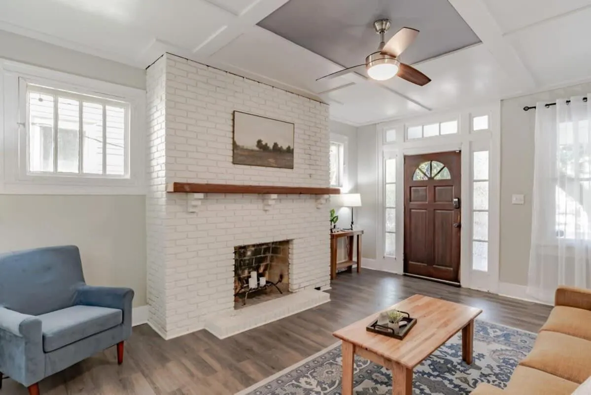 Modern Cottage on Michigan