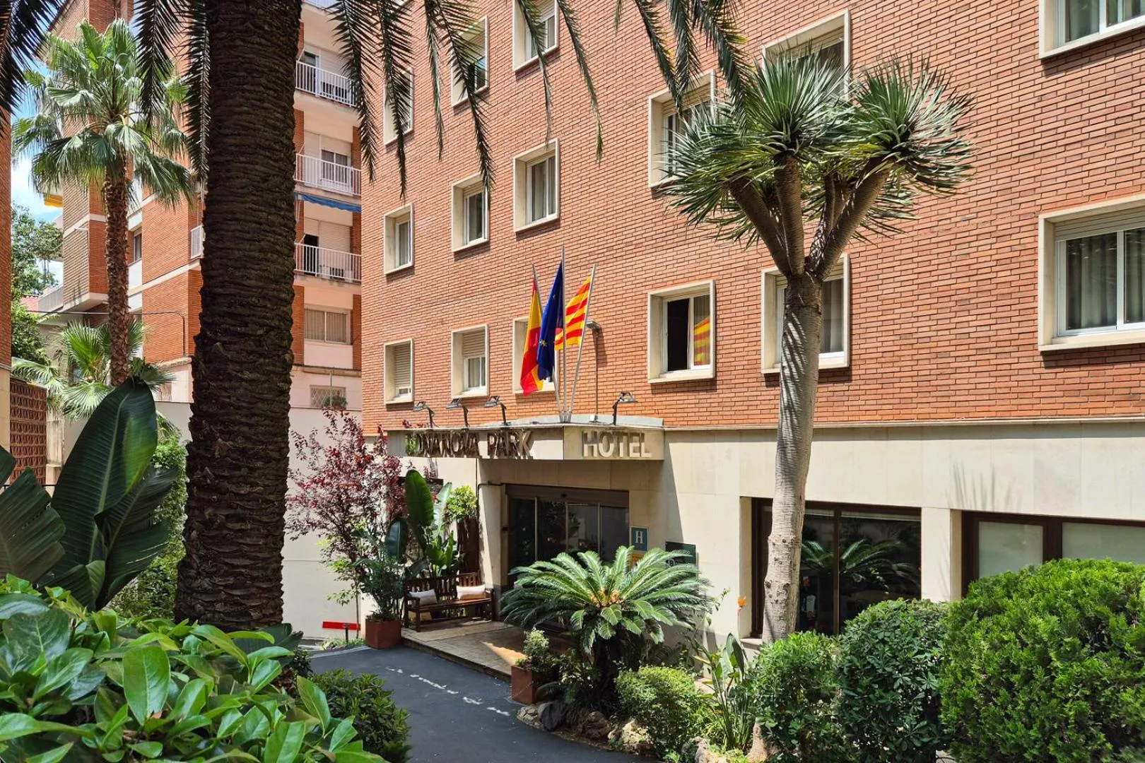 Facade/entrance in Bonanova Park