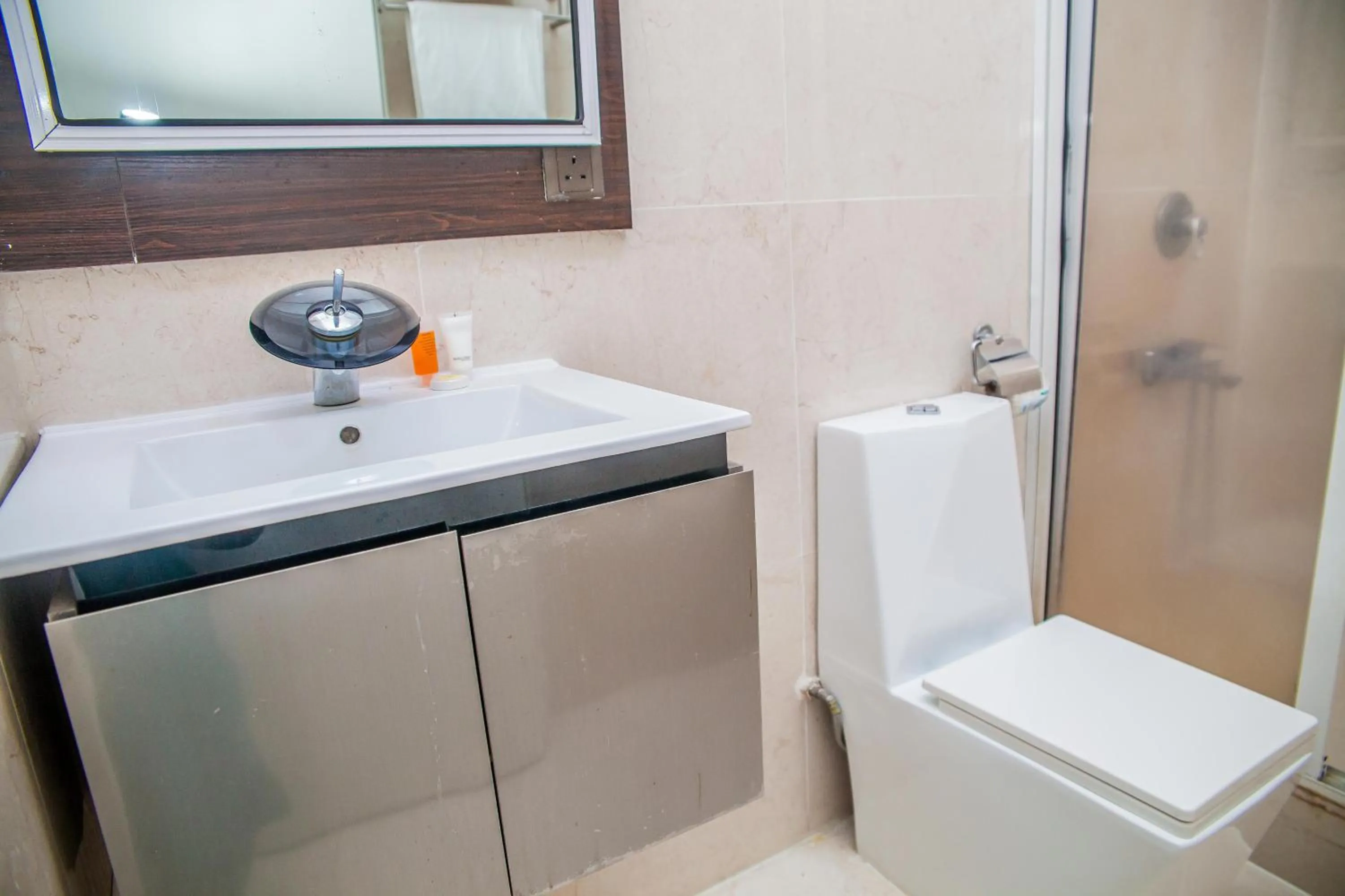 Bathroom in G61 Hotel