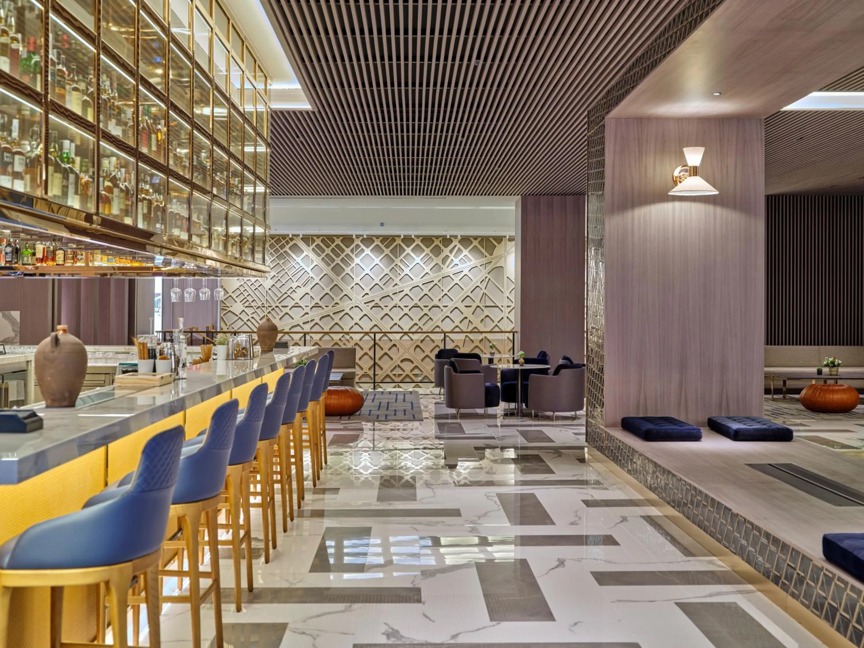 Lounge or bar in InterContinental Barcelona by IHG