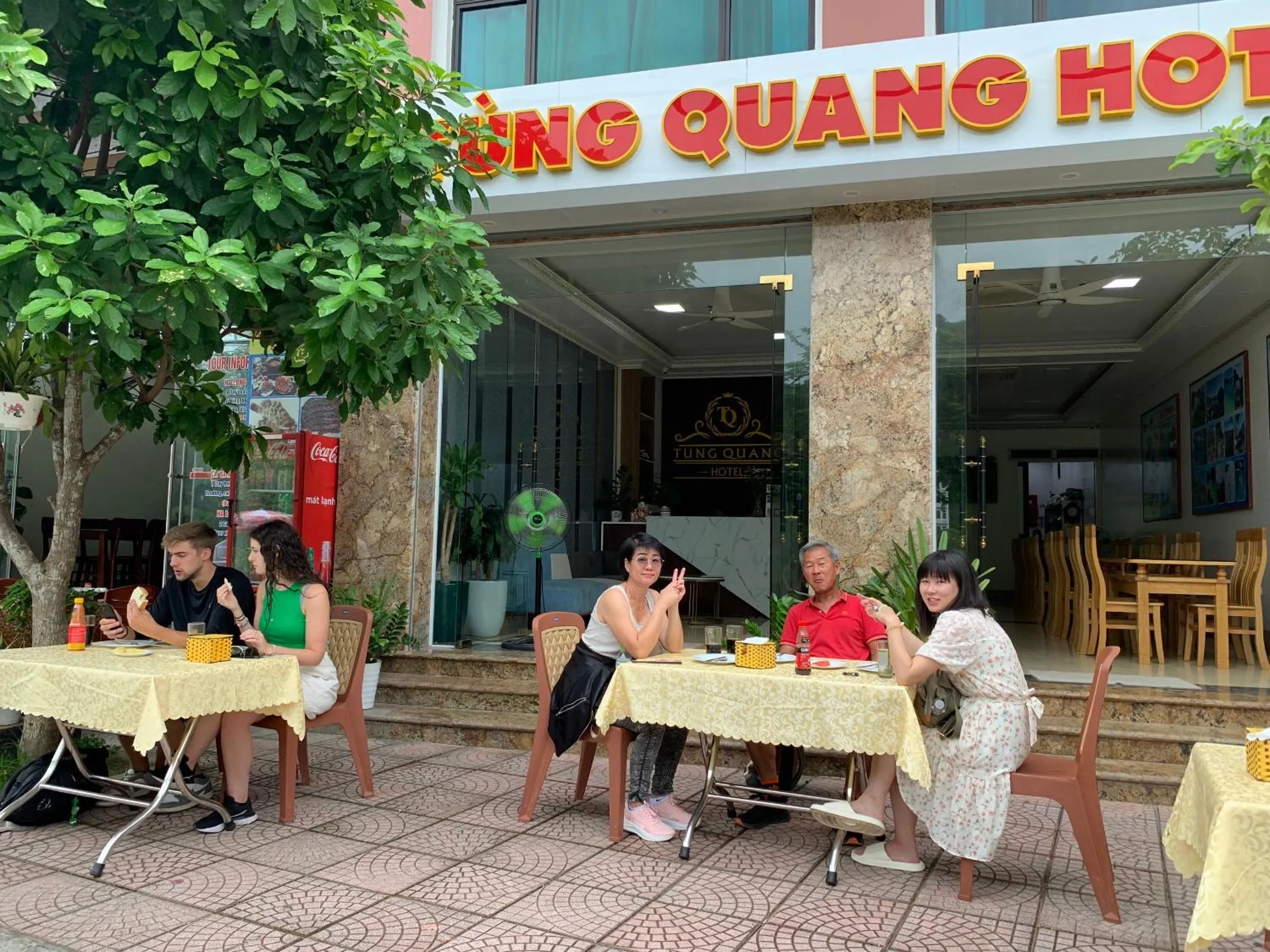 Restaurant/places to eat in Tung Quang Hotel