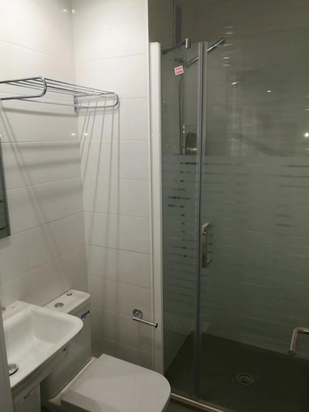 Shower in Hotel Alguer Camp Nou