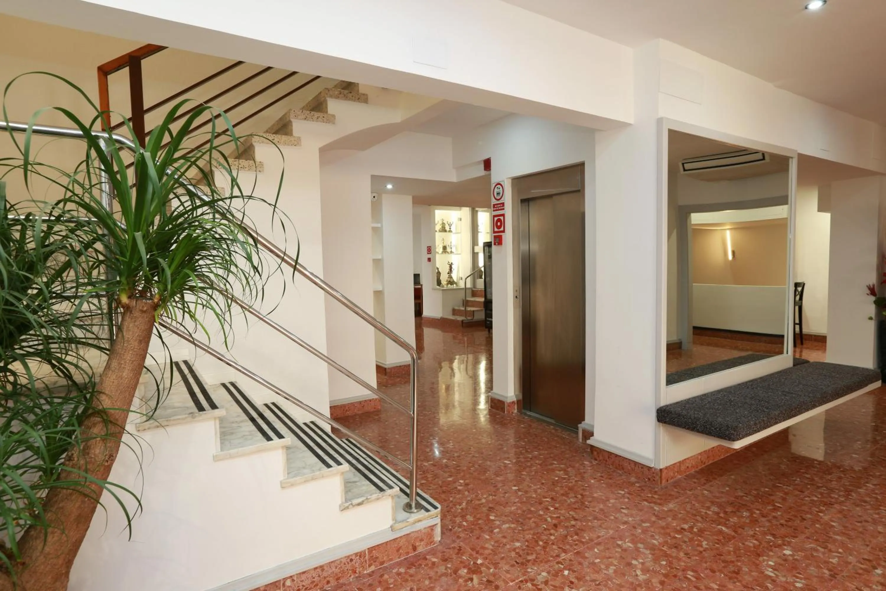 Lobby or reception in Hotel Alguer Camp Nou