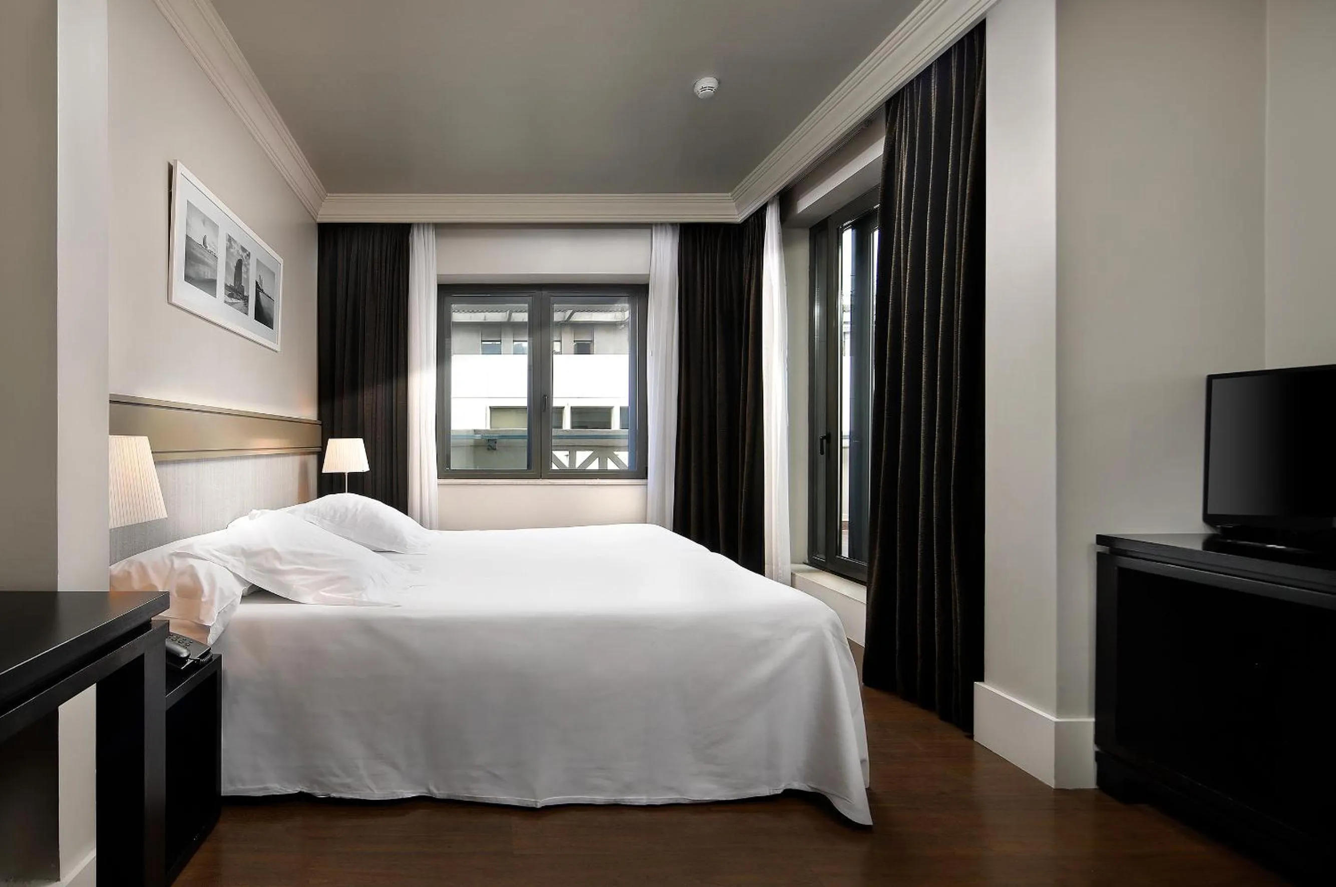 Photo of the whole room, Bed in Hotel Condado